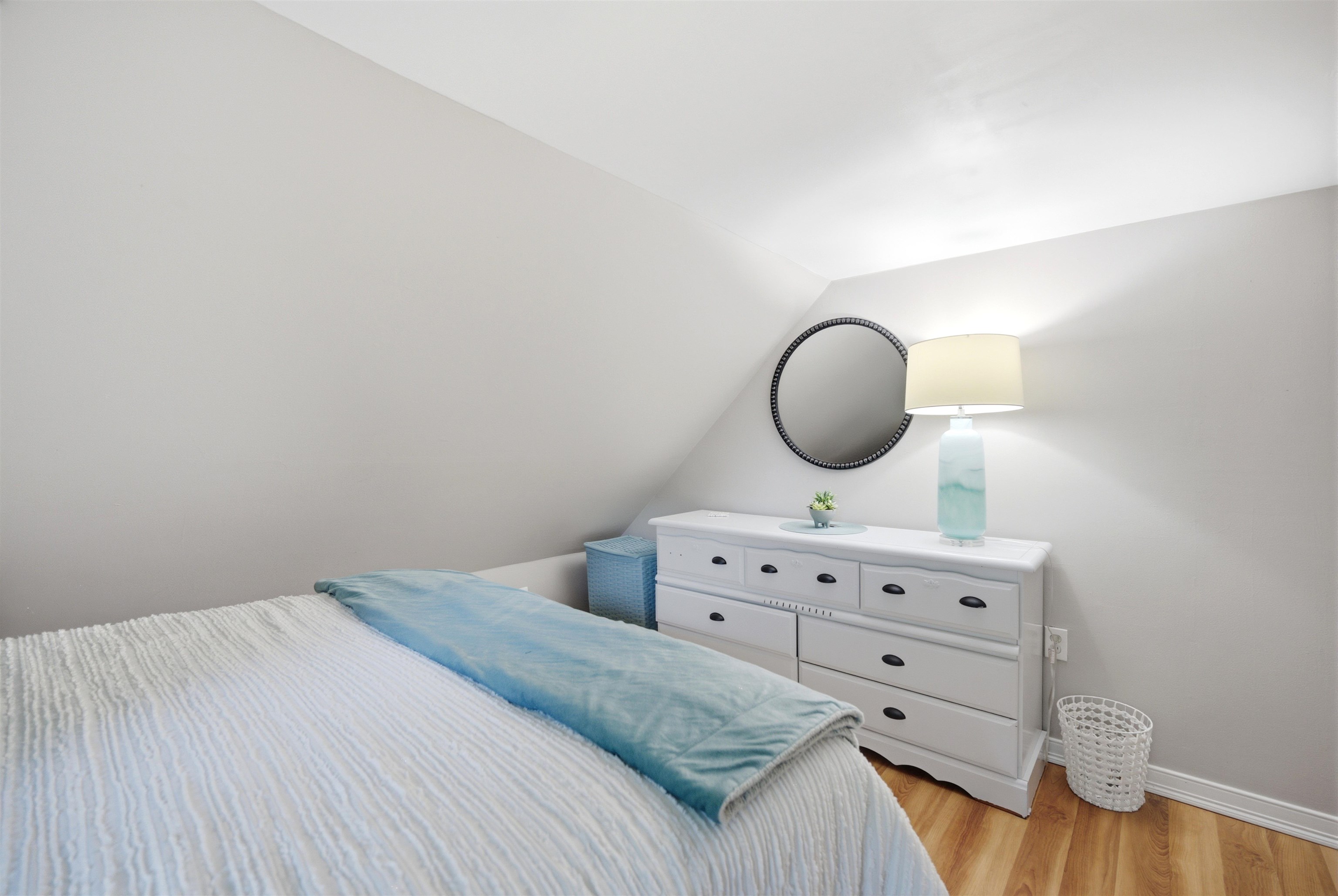 5 Burke St, Nashua, NH 03060