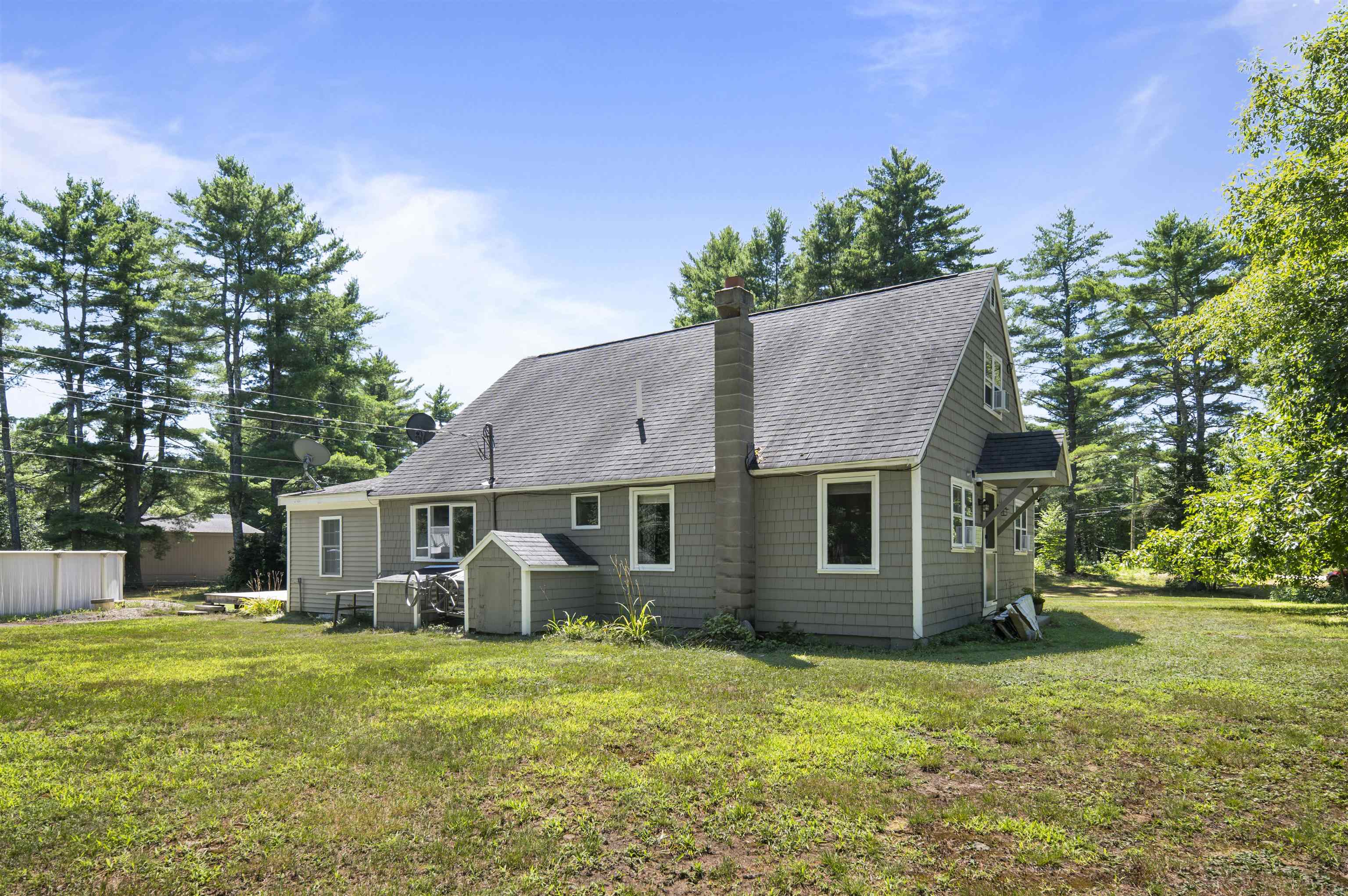3 Old Coffeetown Rd, Deerfield, NH 03037