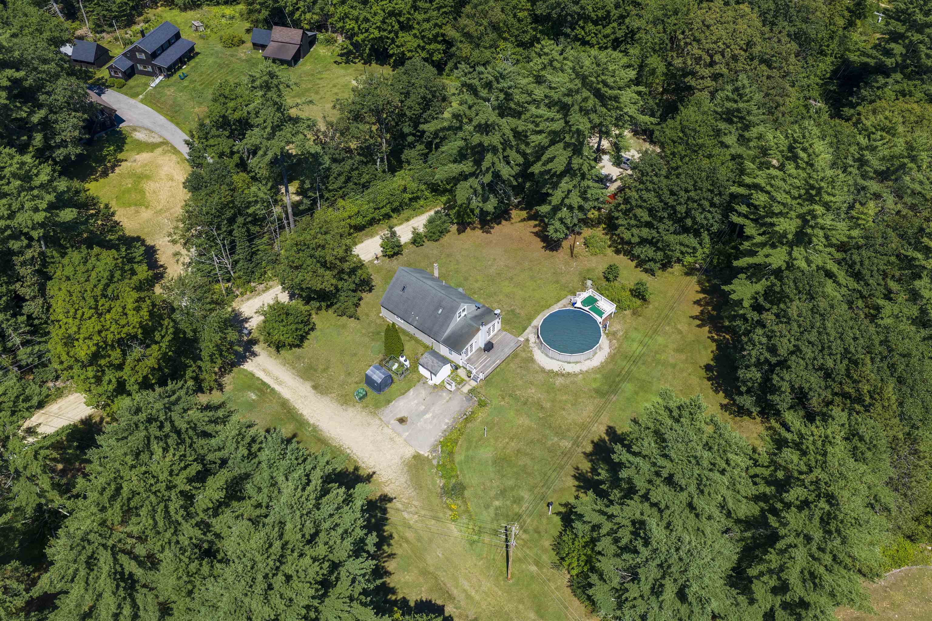 3 Old Coffeetown Rd, Deerfield, NH 03037