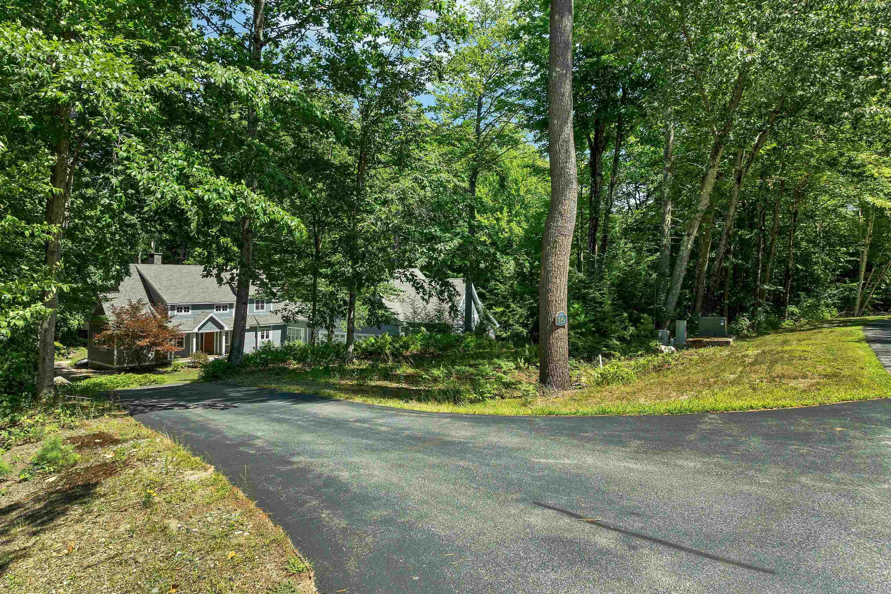 16 Crosswinds Dr, Moultonborough, NH 03254