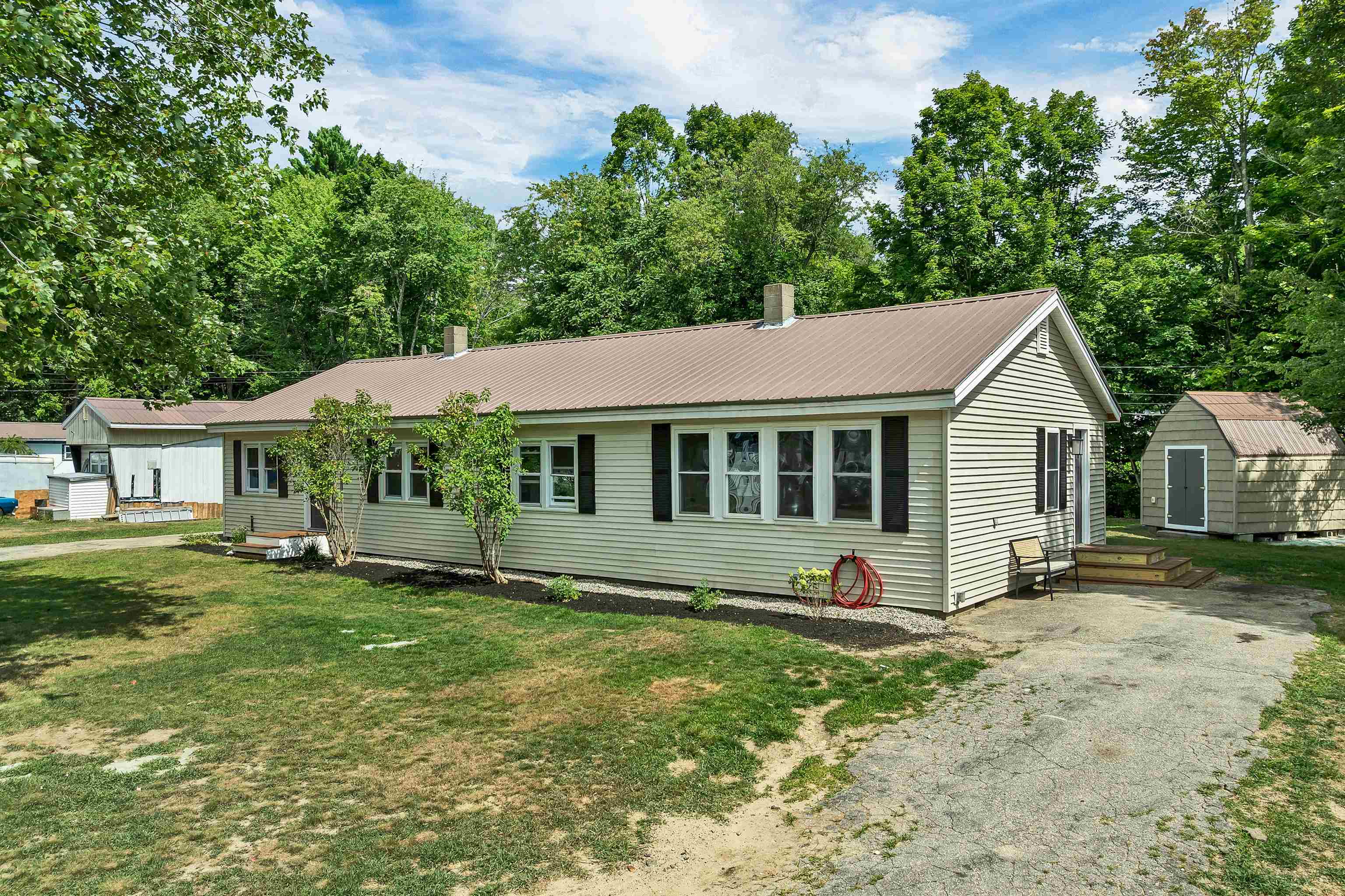 28 Mount Vernon St, Farmington, NH 03835