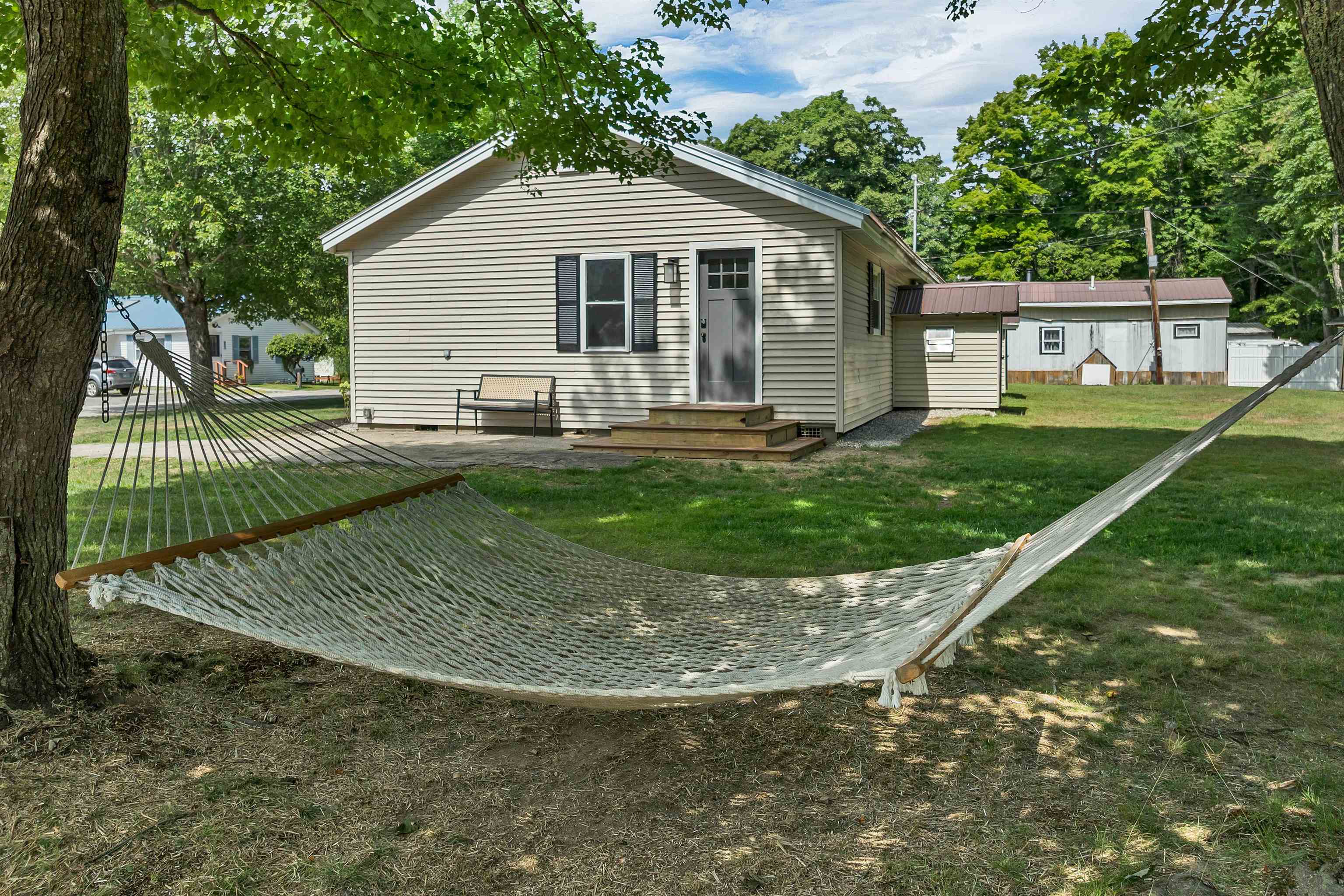 28 Mount Vernon St, Farmington, NH 03835