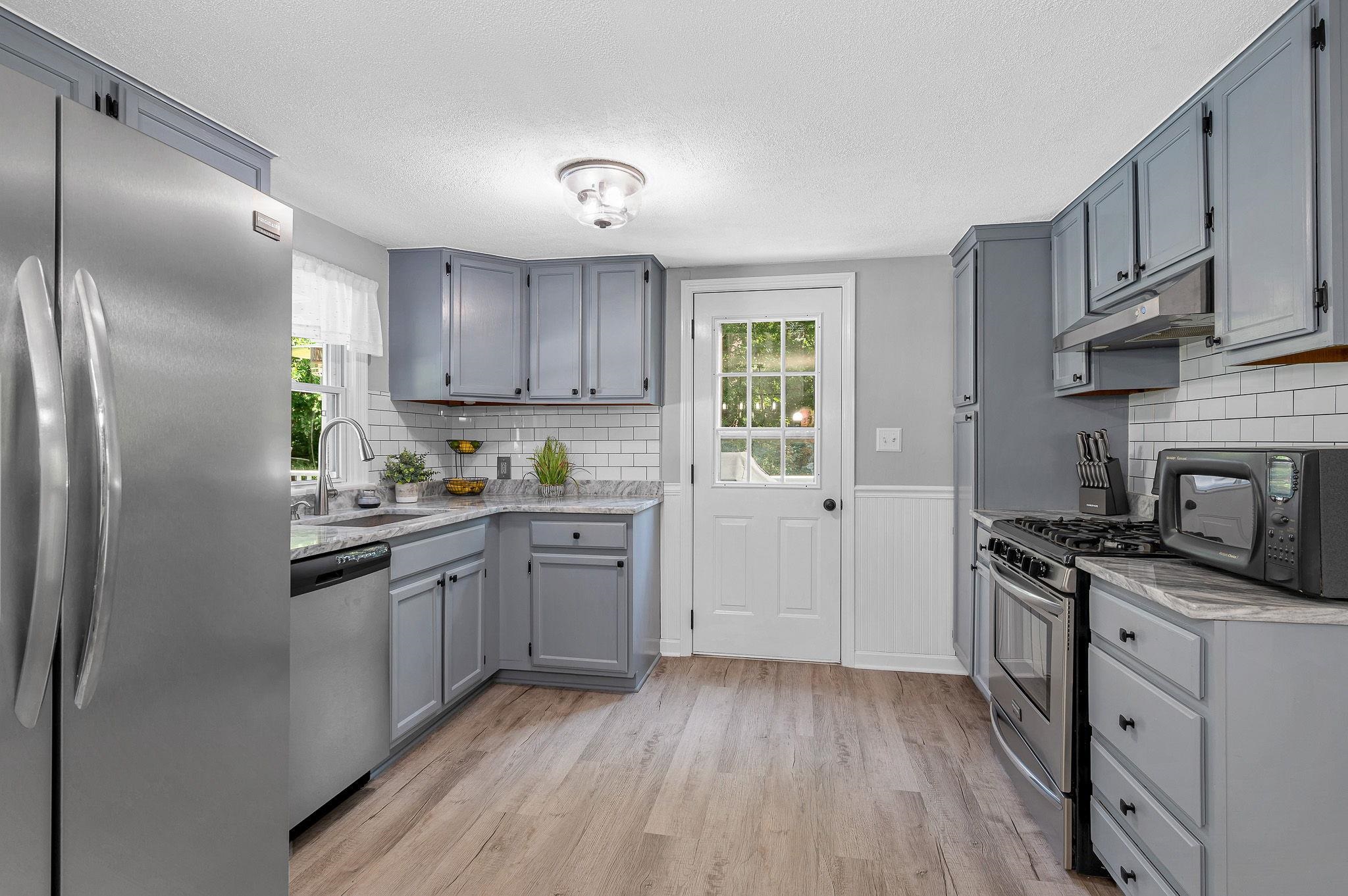 83 Jericho Rd, Pelham, NH 03076