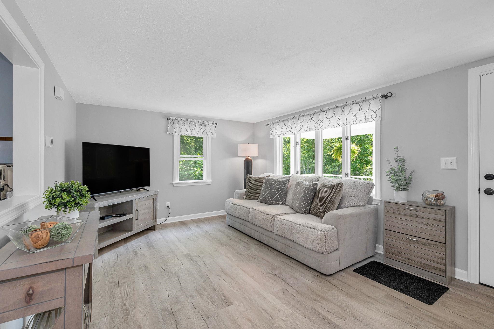83 Jericho Rd, Pelham, NH 03076