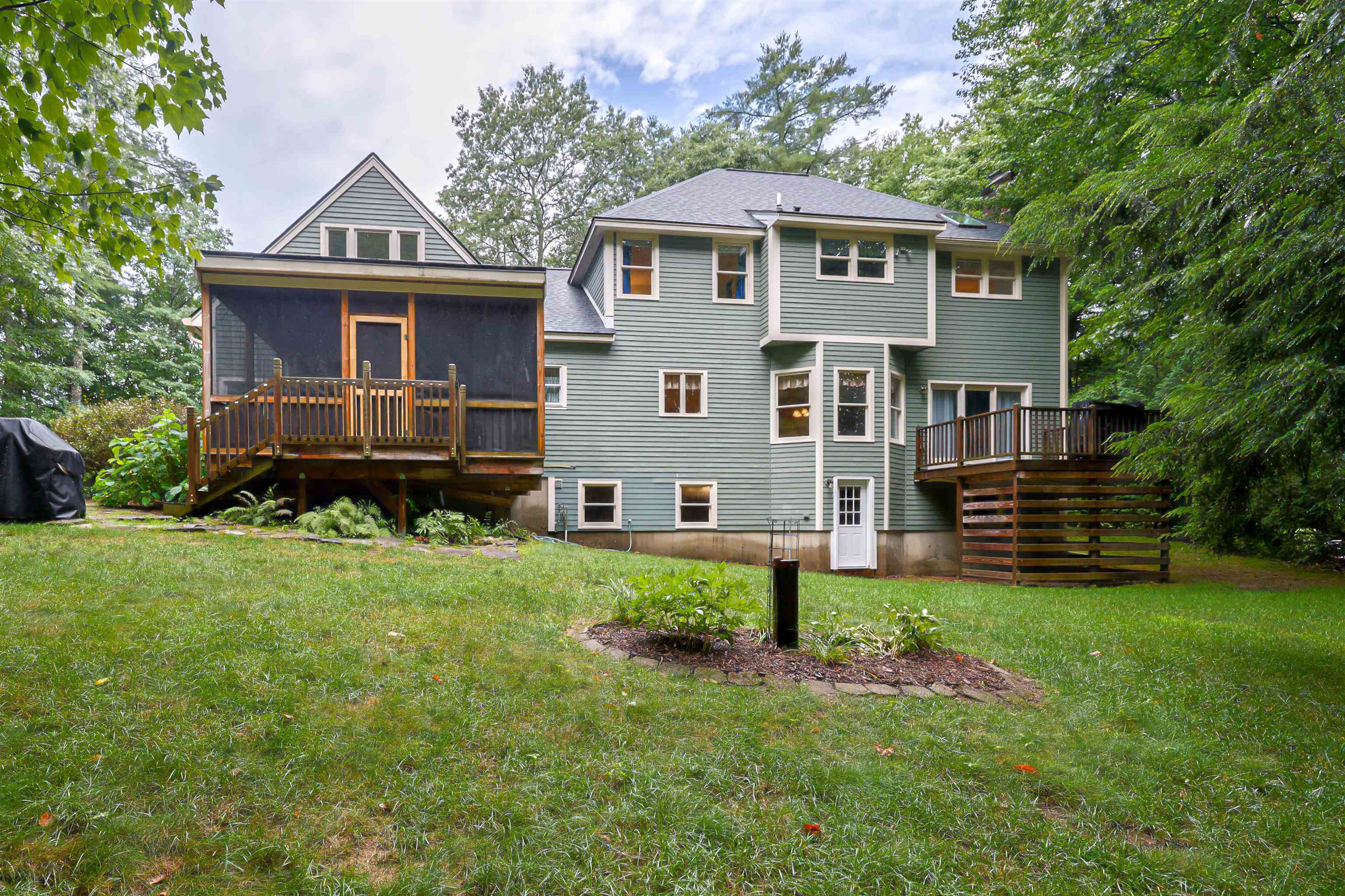 7 Mill Rd, Hollis, NH 03049