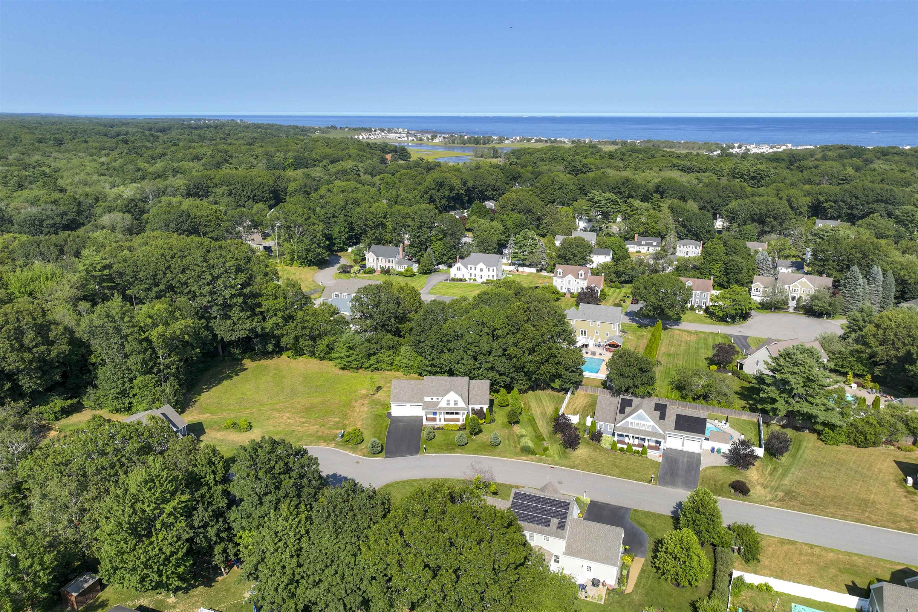 10 Hilliard Dr, Hampton, NH 03842