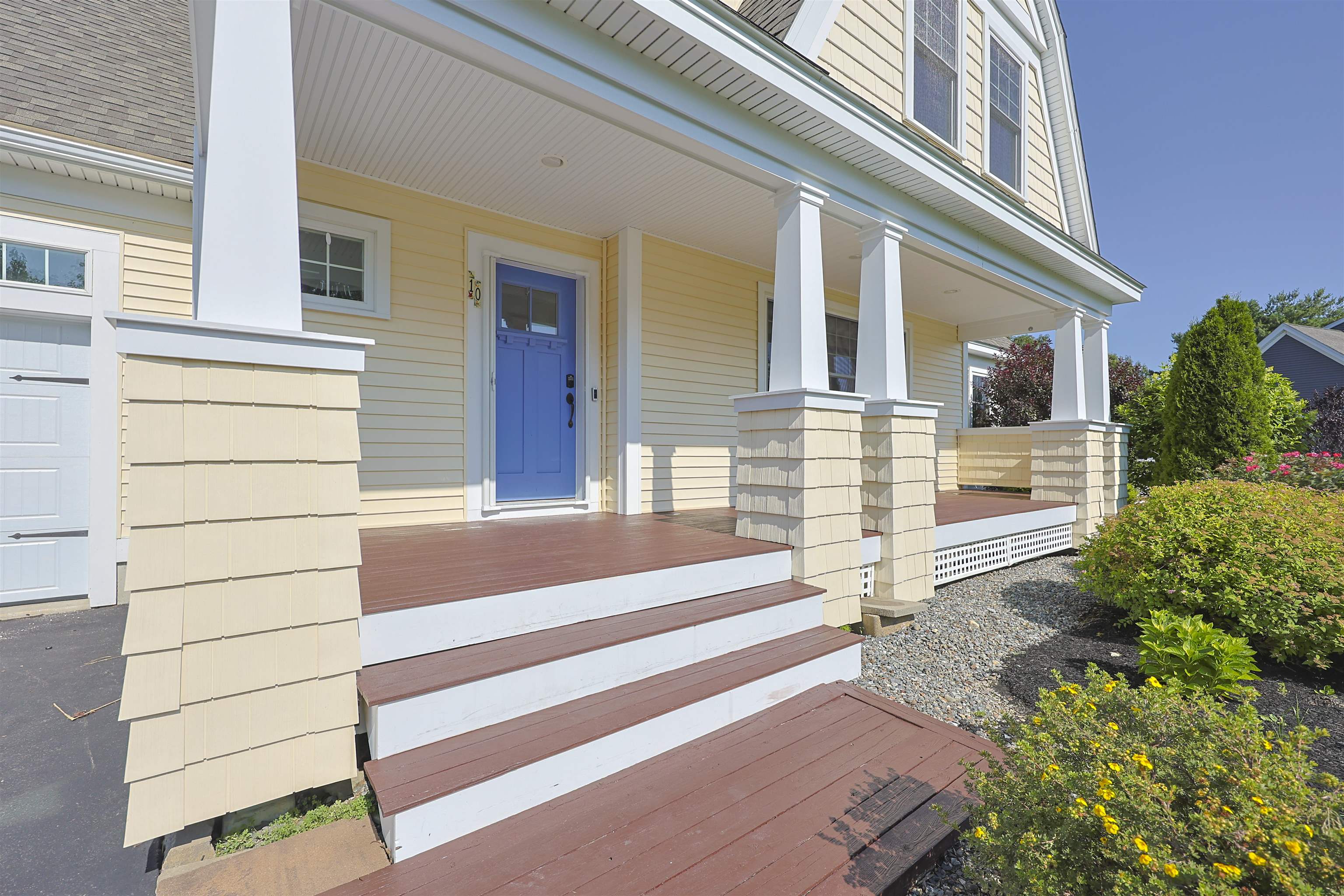 10 Hilliard Dr, Hampton, NH 03842
