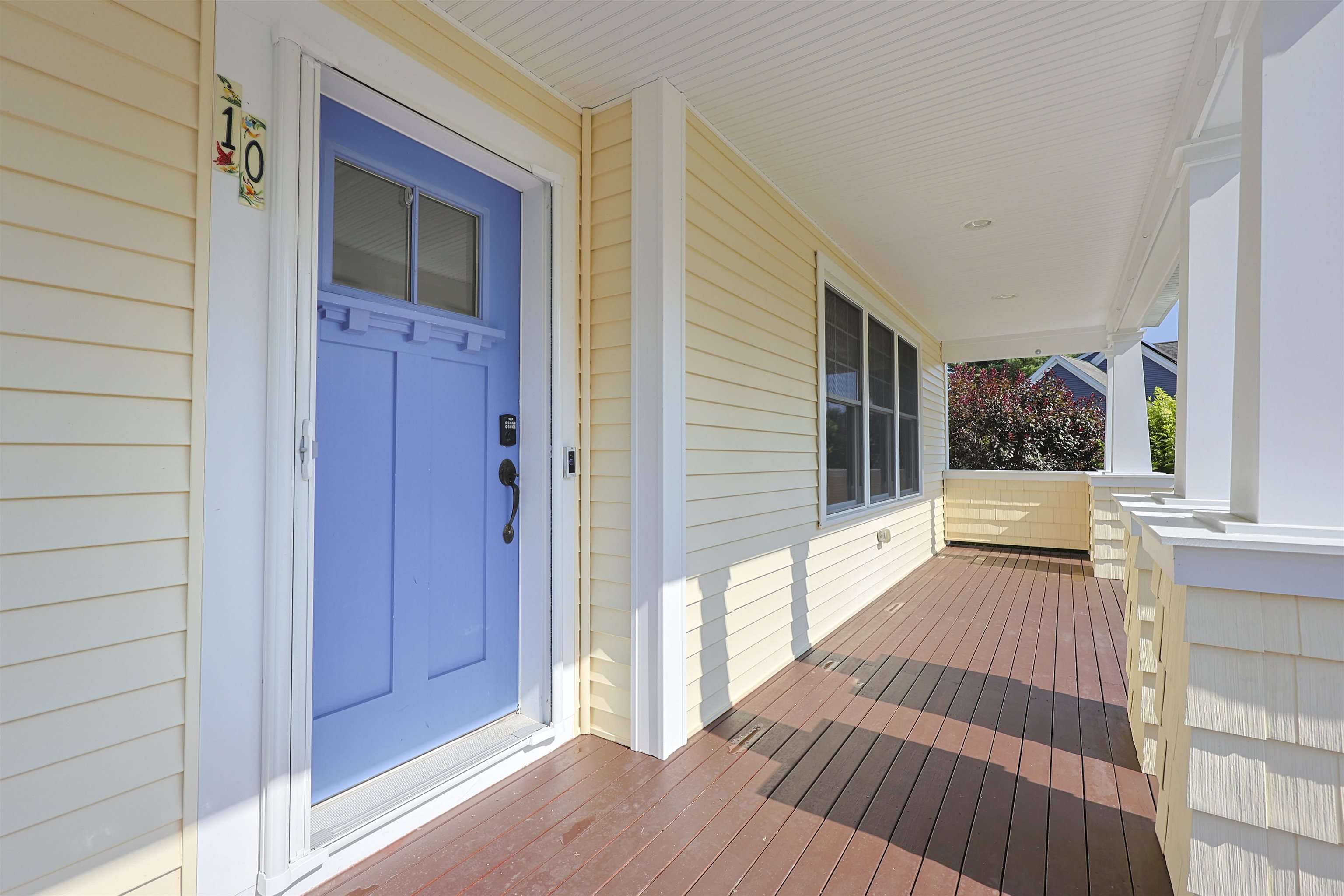 10 Hilliard Dr, Hampton, NH 03842