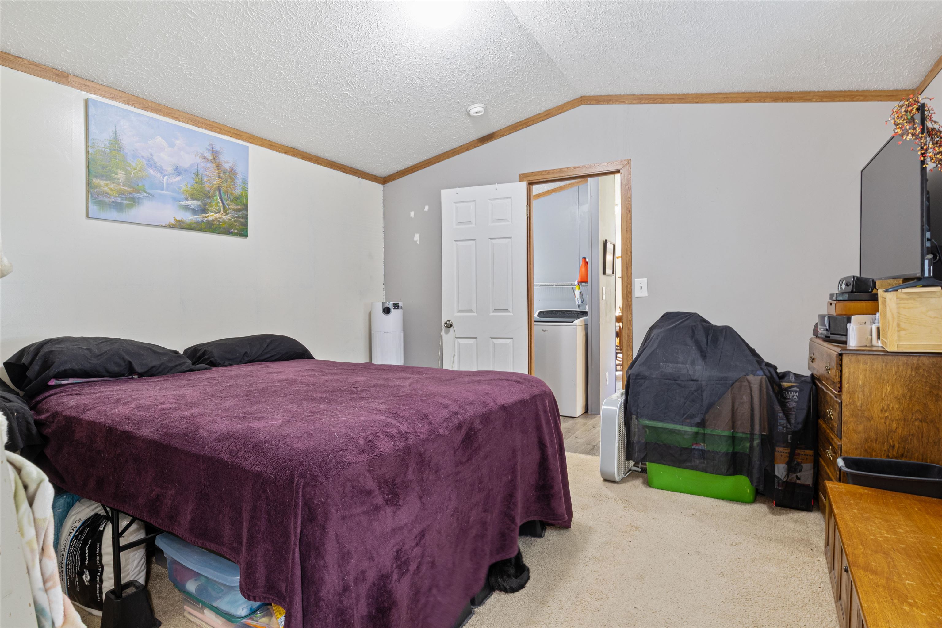 Photo 16 of 23