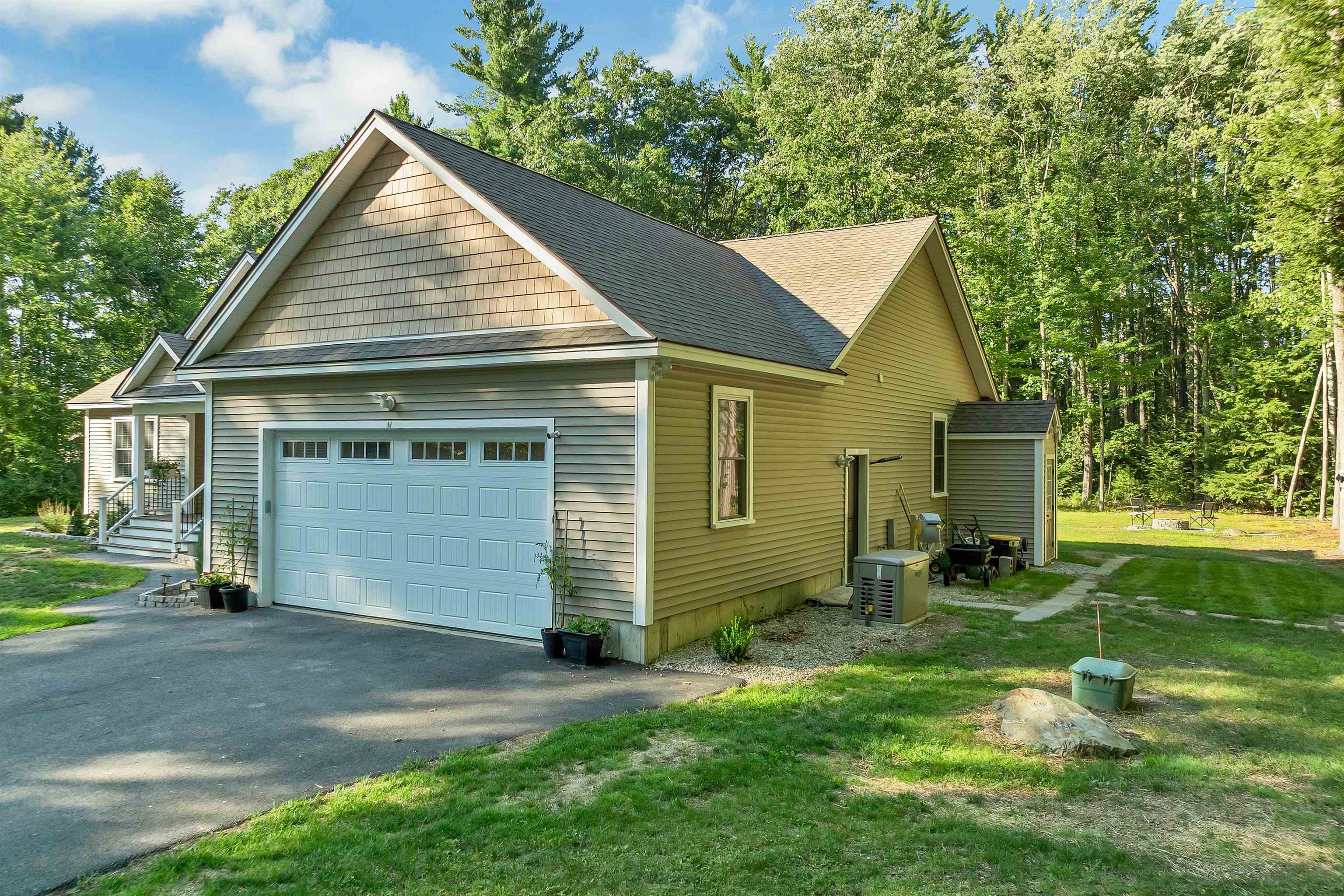 16 Regency Ct, Rochester, NH 03867