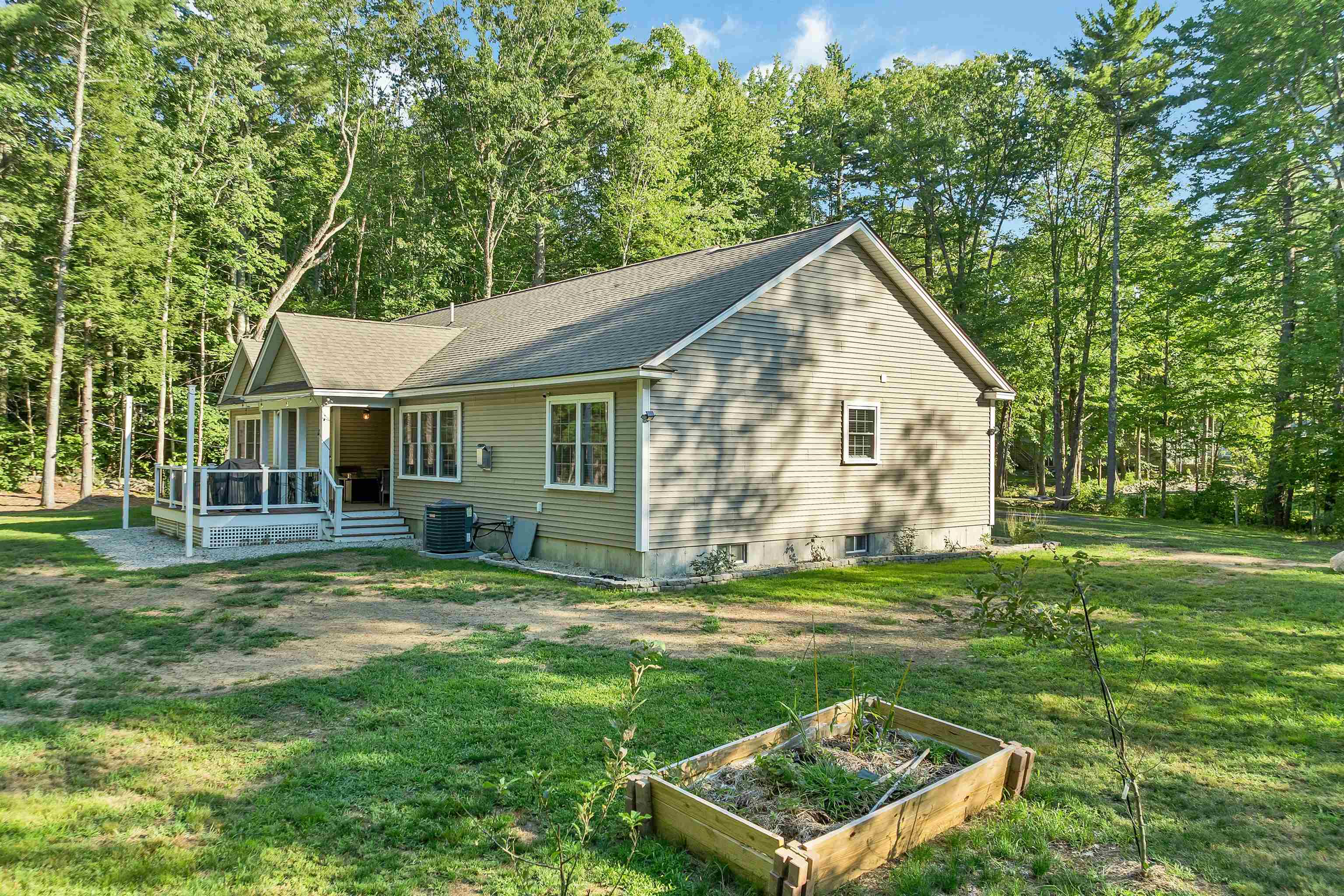 16 Regency Ct, Rochester, NH 03867