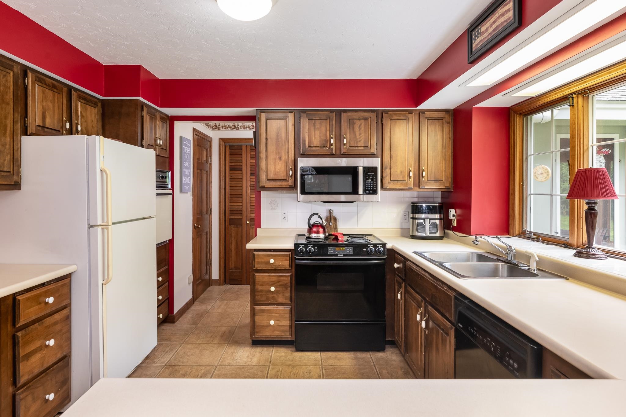 4 Fairway Heights Rd, Center Harbor, NH 03226
