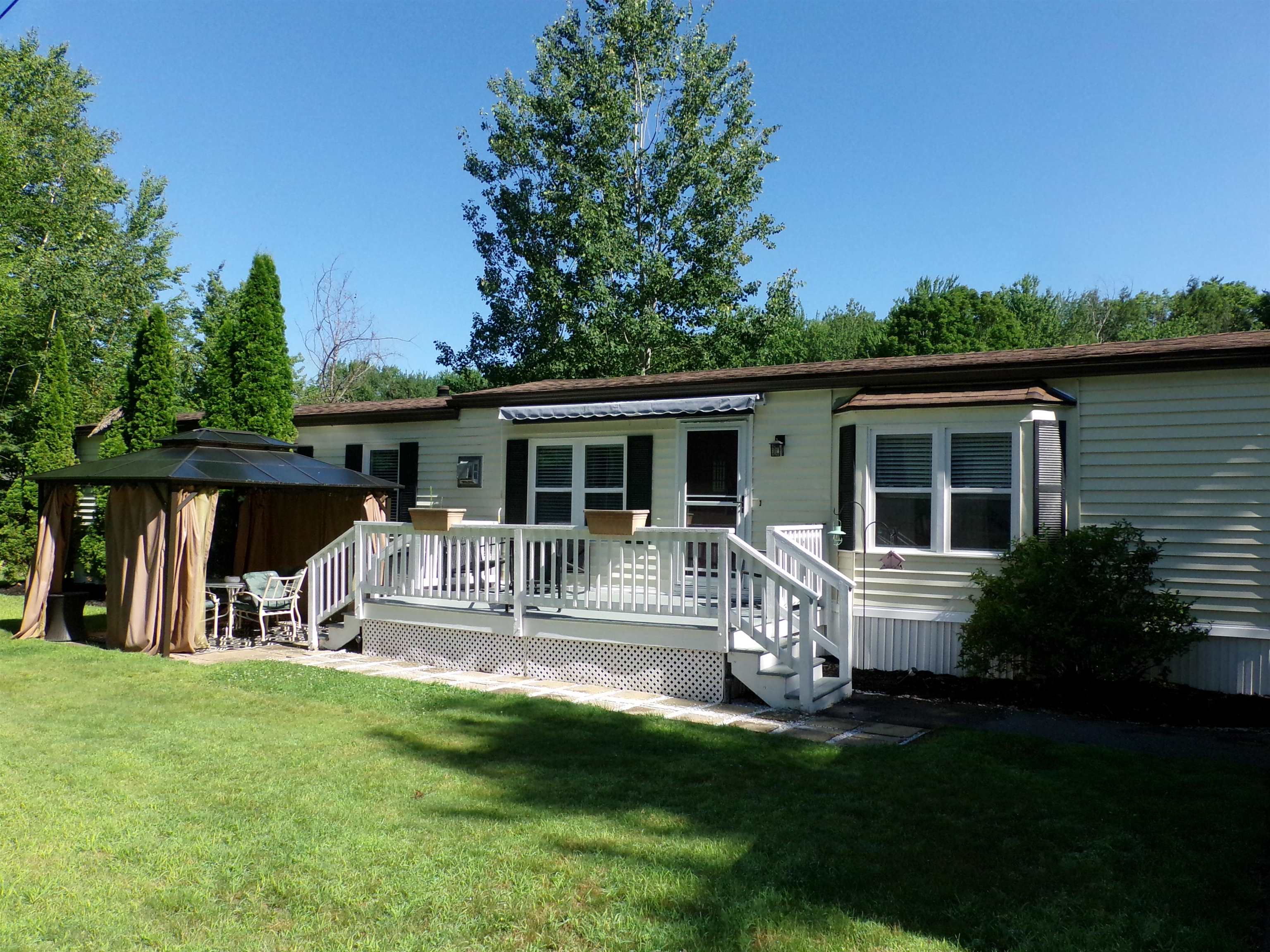 Sun deck & shaded gazebo
