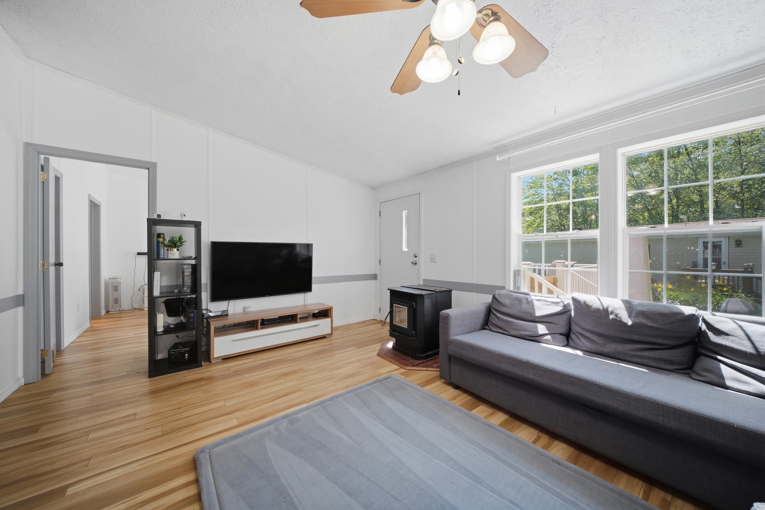 6 Marilyn Drive, Allenstown, NH photo 3