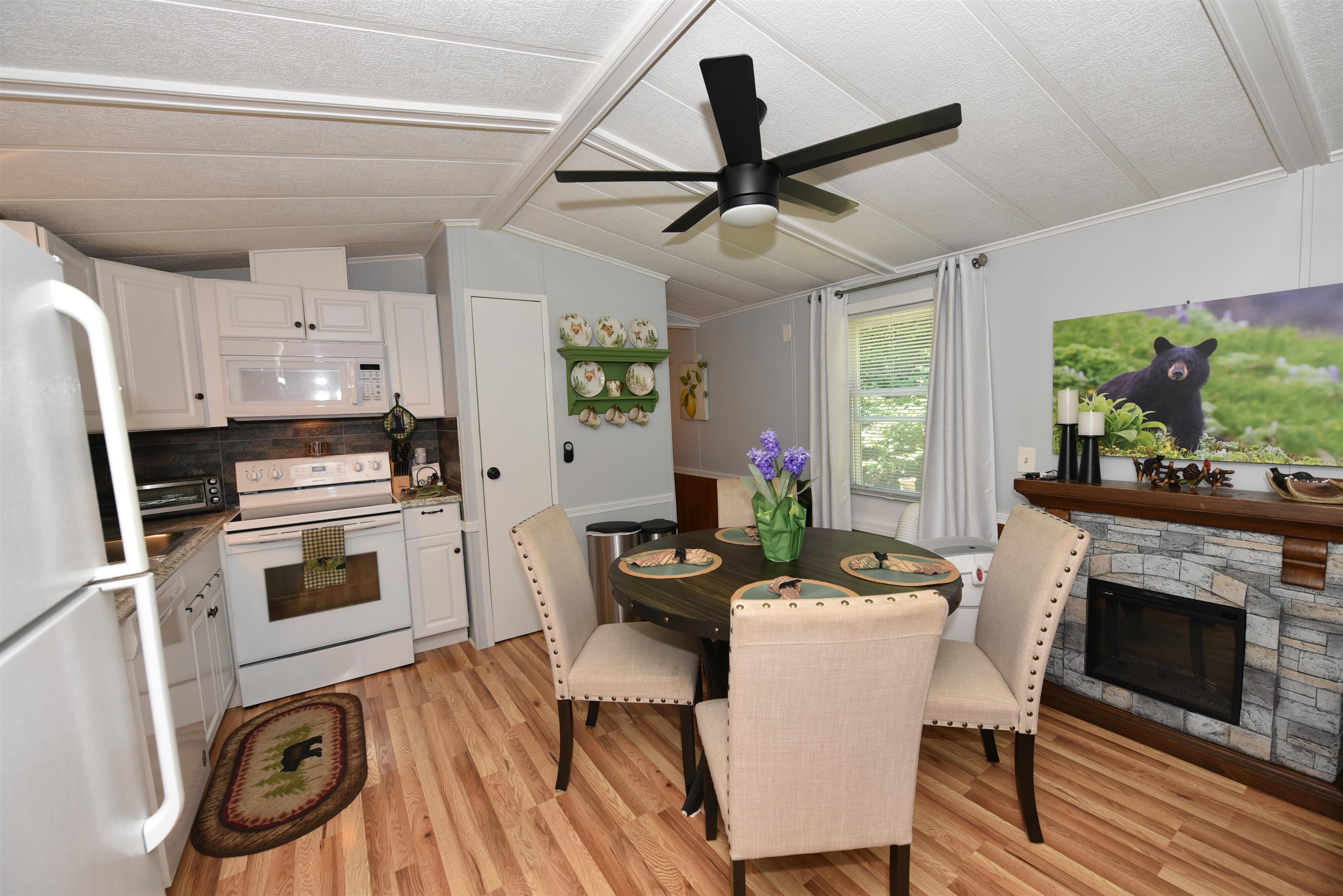 15 Loon Mountain Ln, Conway, NH 03813