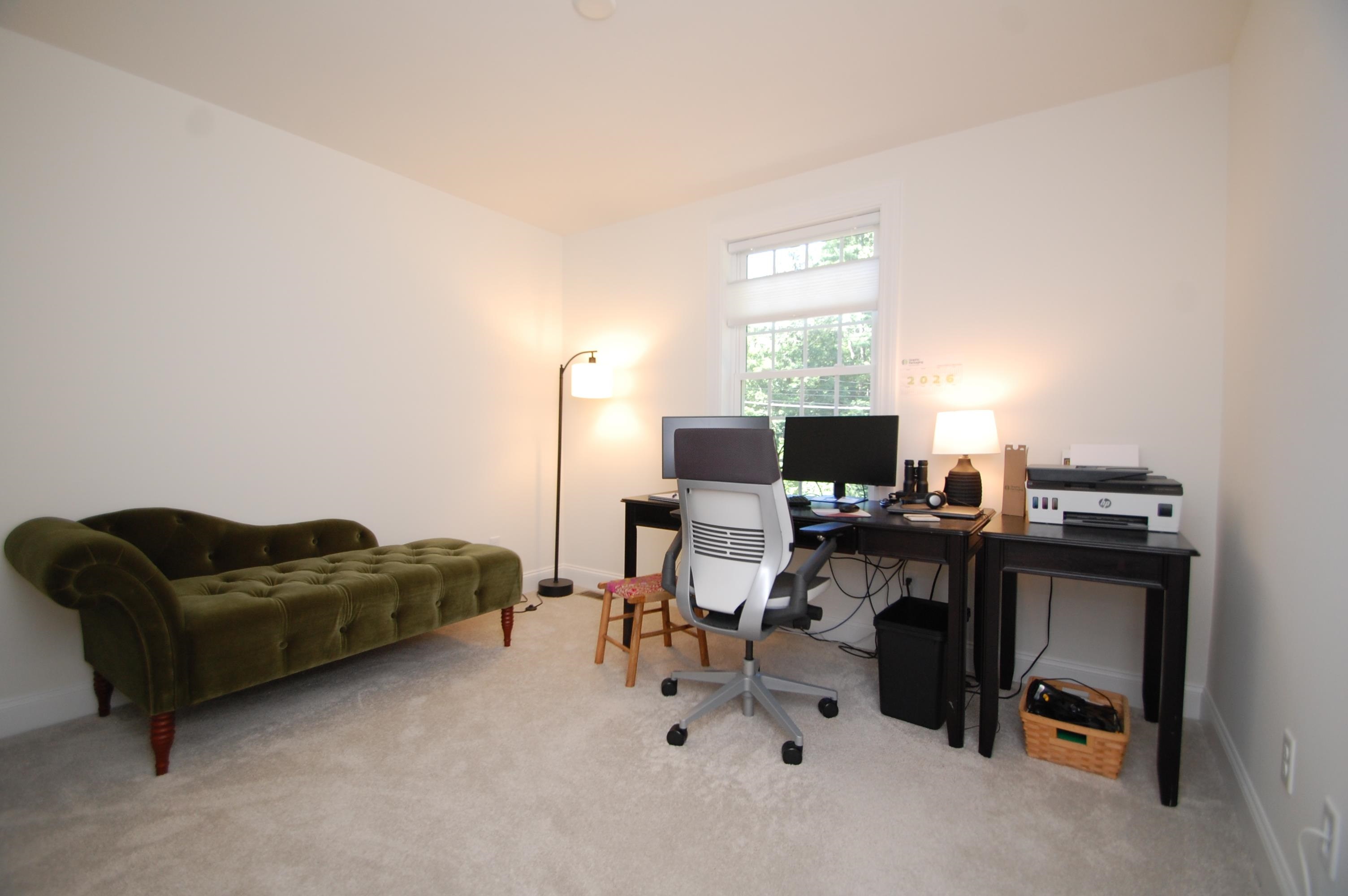 1B Dearborn Cir, Goffstown, NH 03045