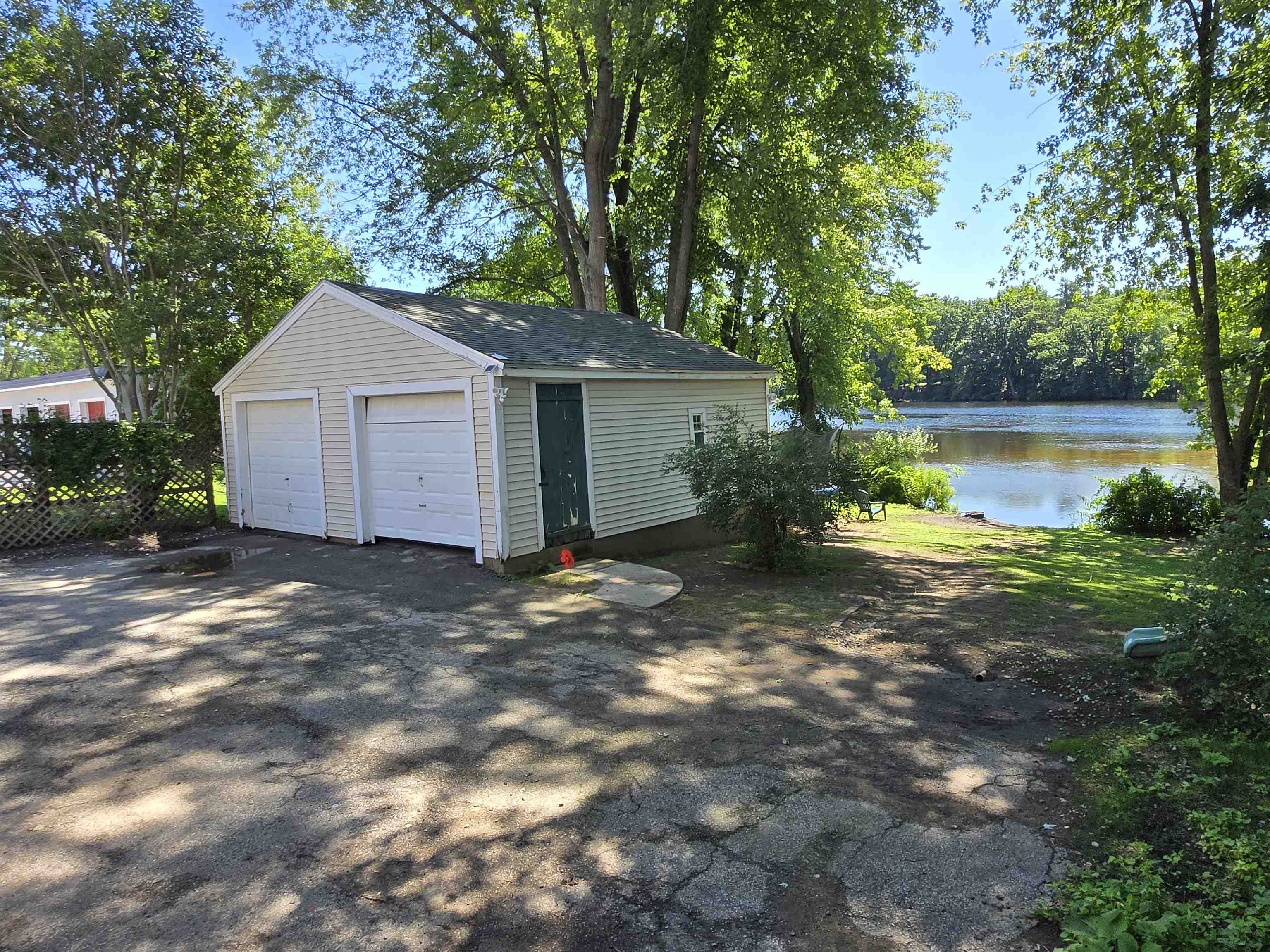 83-85 Glass St, Pembroke, NH 03275