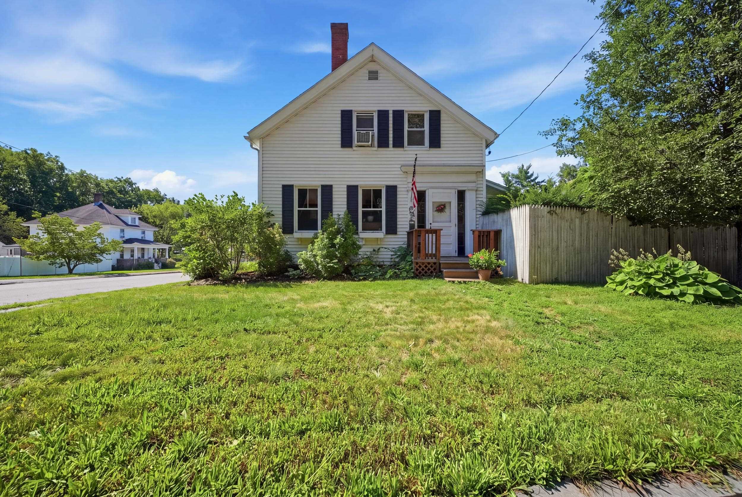 45 Oak St, Dover, NH 03820