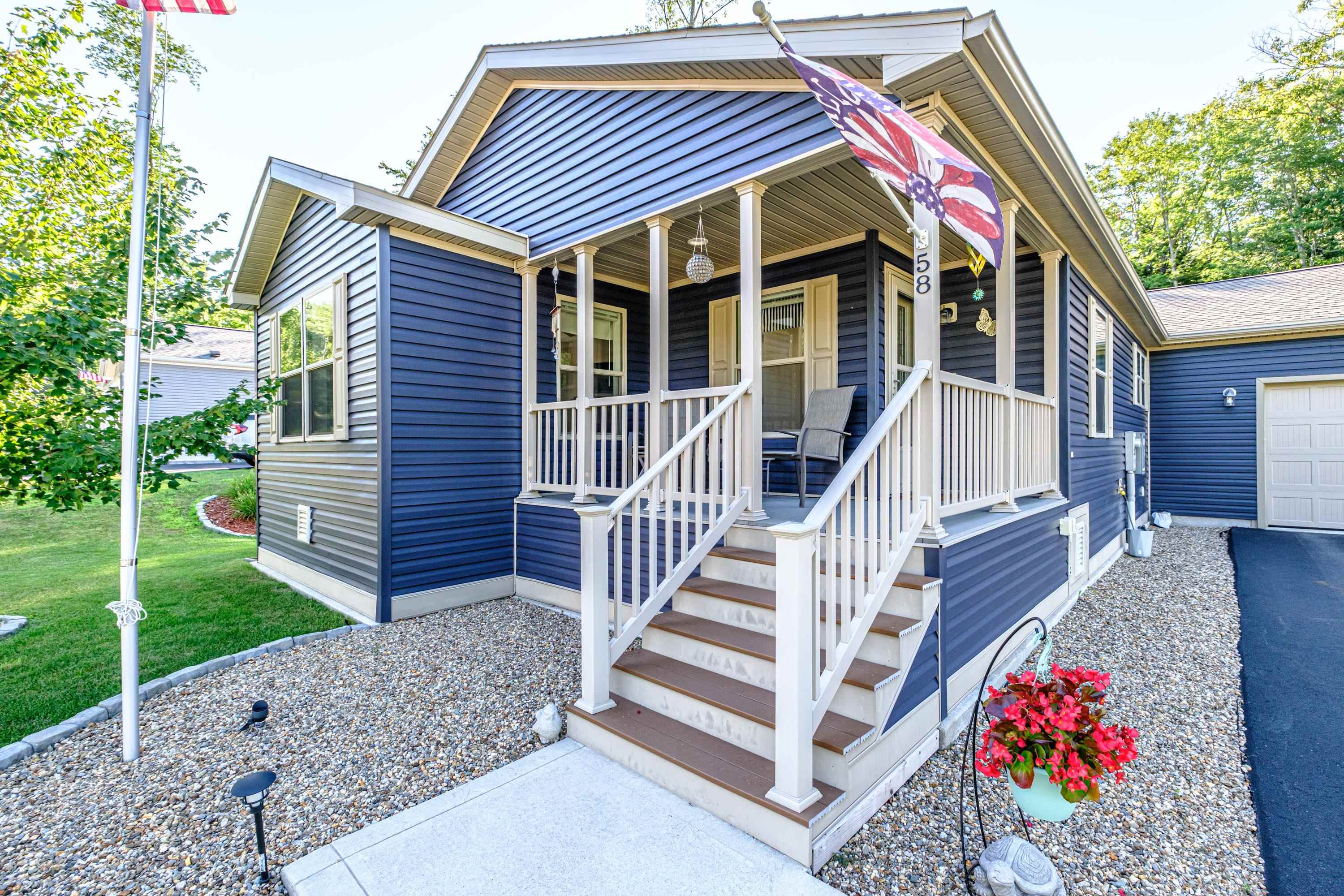 58 Big Bear Rd, Rochester, NH 03868