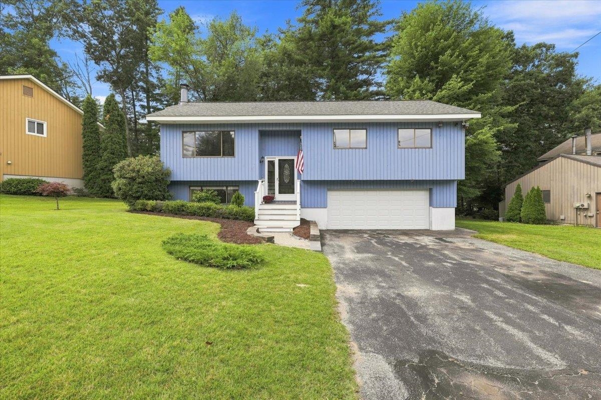 19 Cimmarron Dr, Nashua, NH 03062