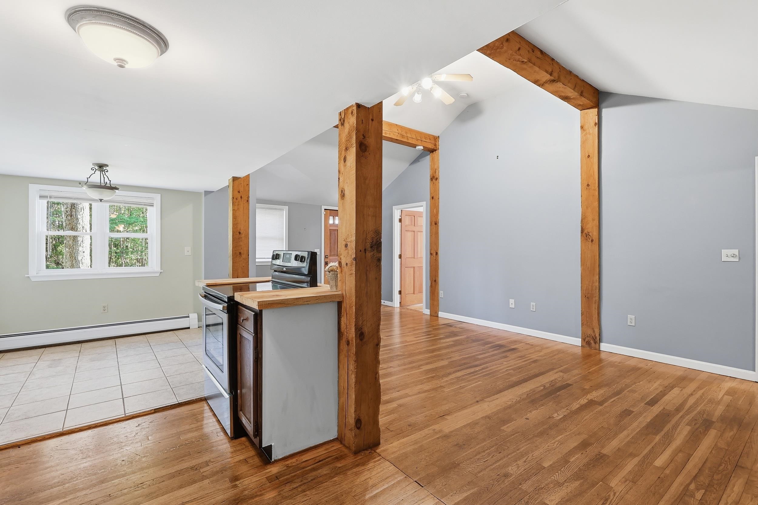 219 W High St, Somersworth, NH 03878