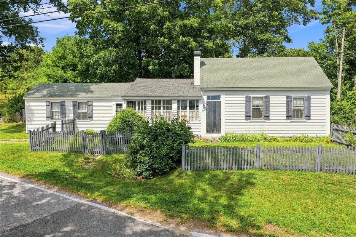 353 Bunker Hill Rd, Auburn, NH 03032