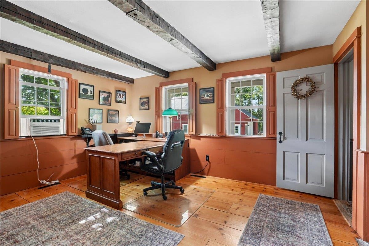 121 Stark Highway South, Dunbarton, NH 03046