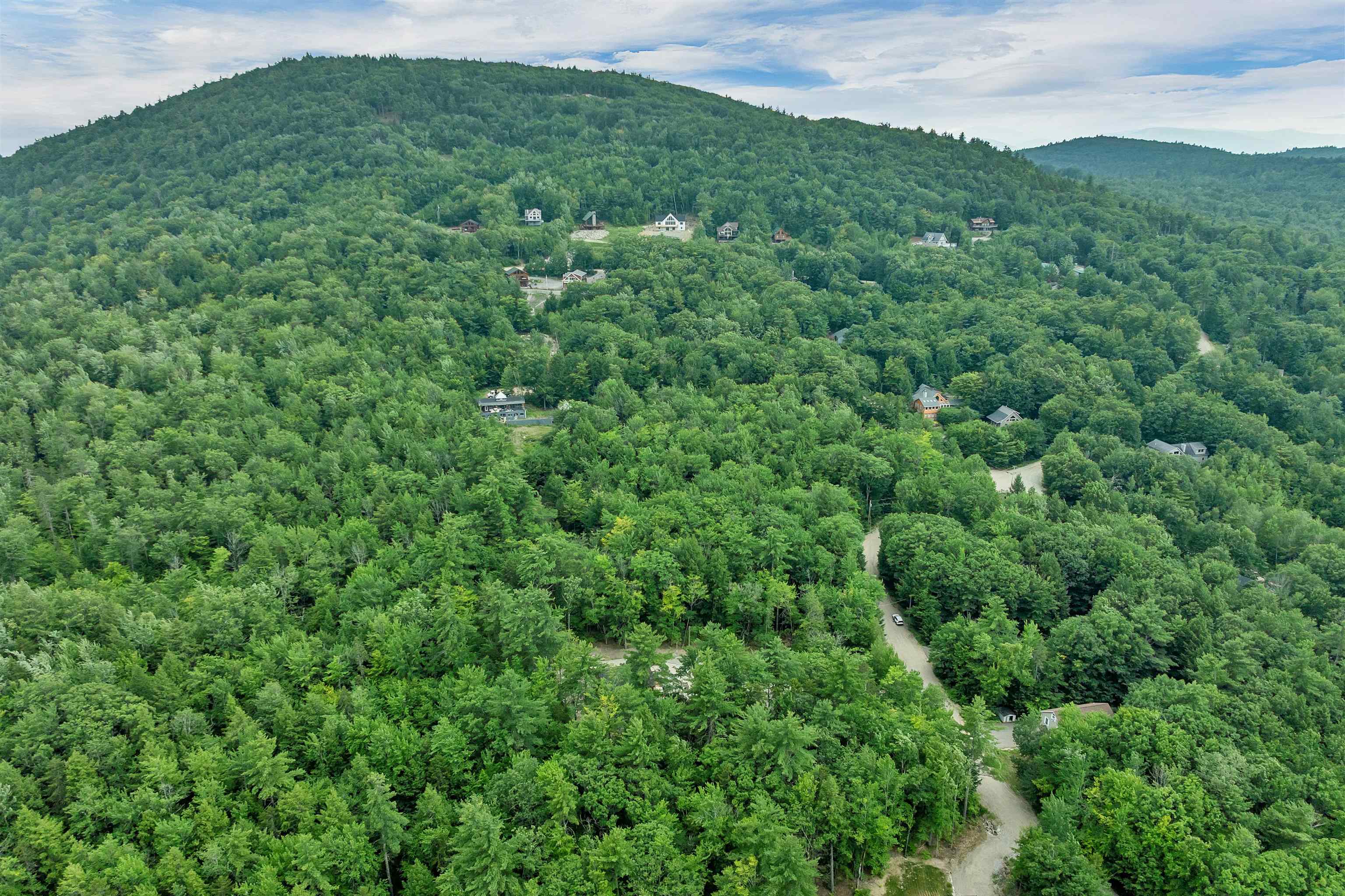 35 Landsdown Ln, Conway, NH 03818