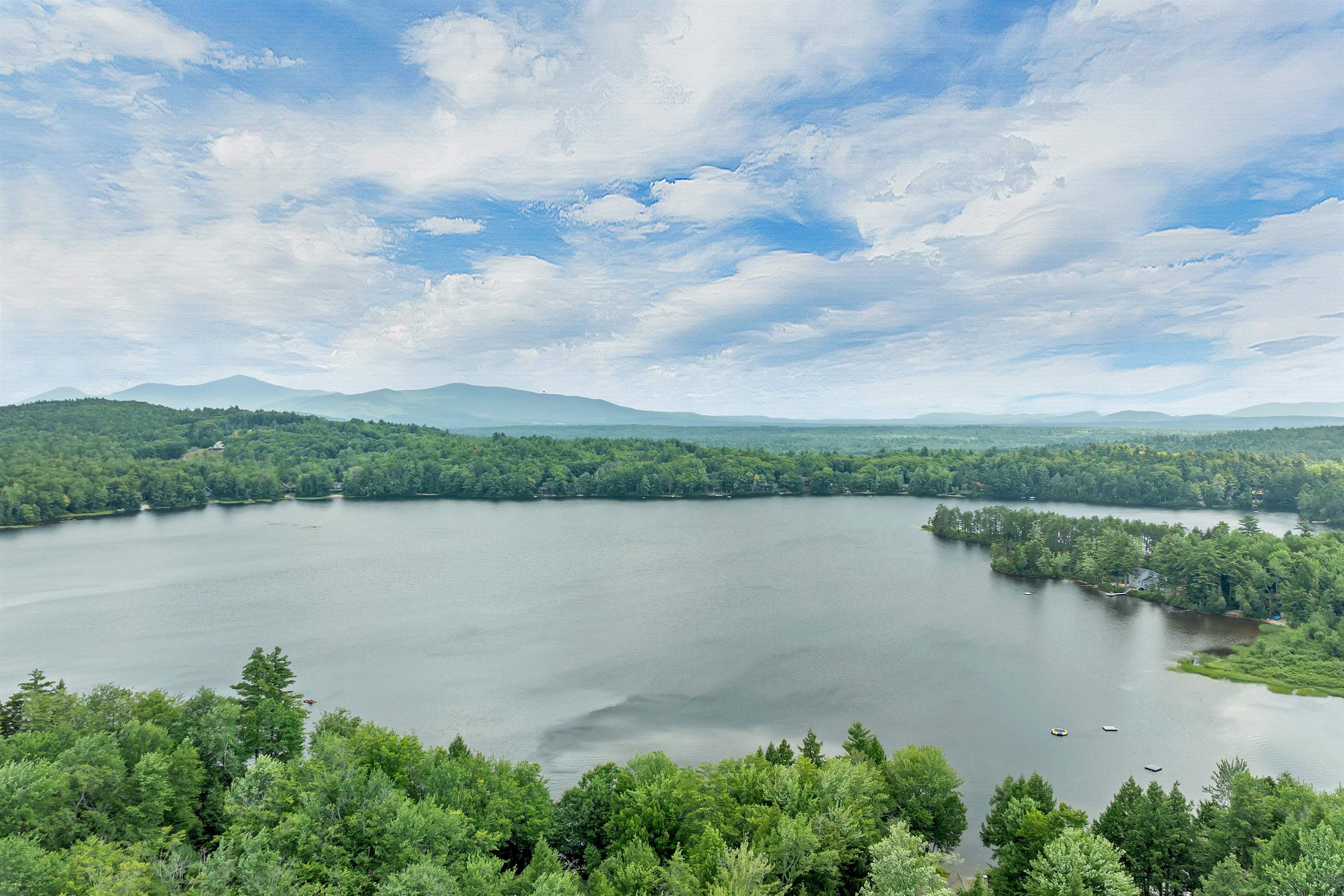 35 Landsdown Ln, Conway, NH 03818
