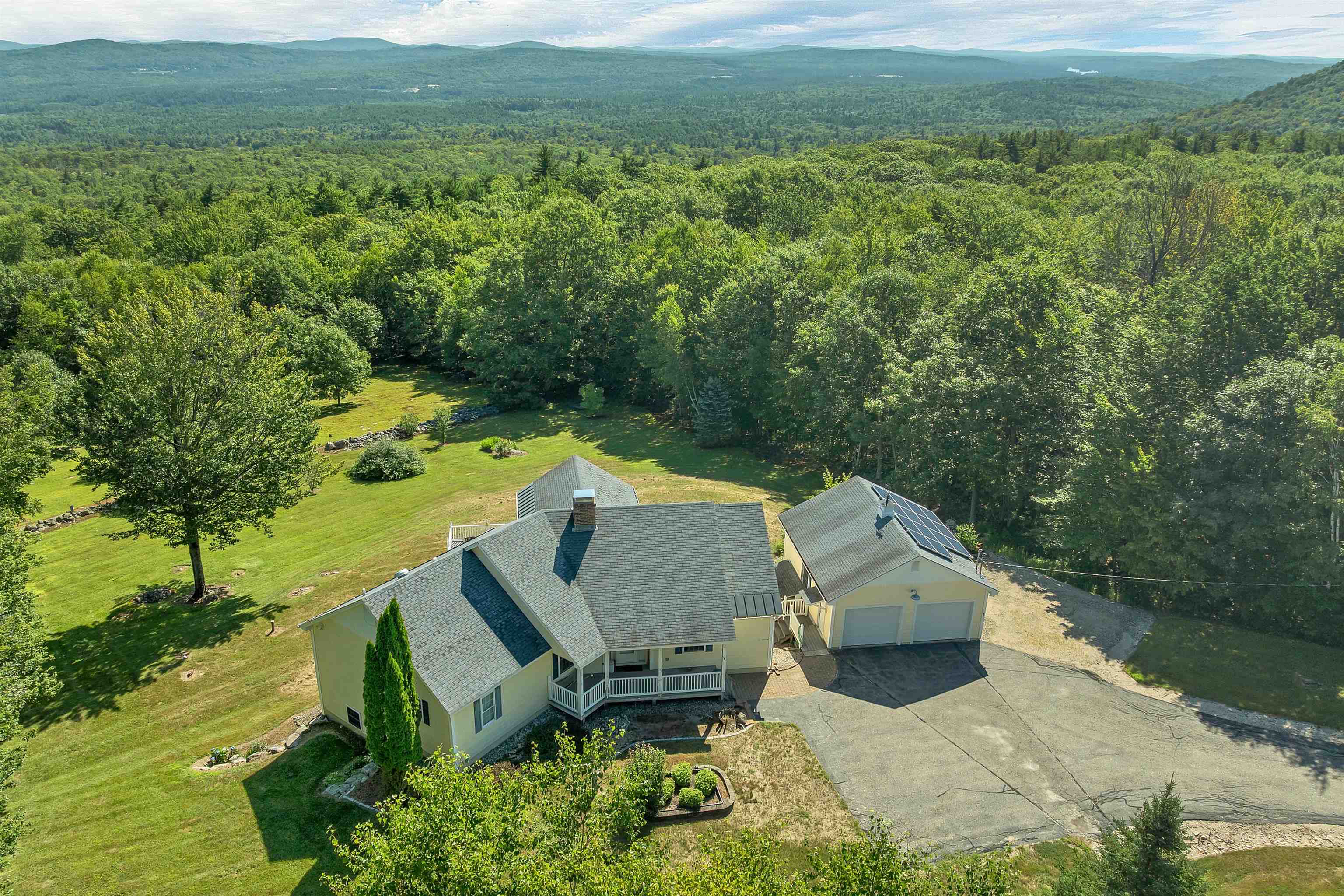 25 Upper Trask Mountain Rd, Wolfeboro, NH 03894