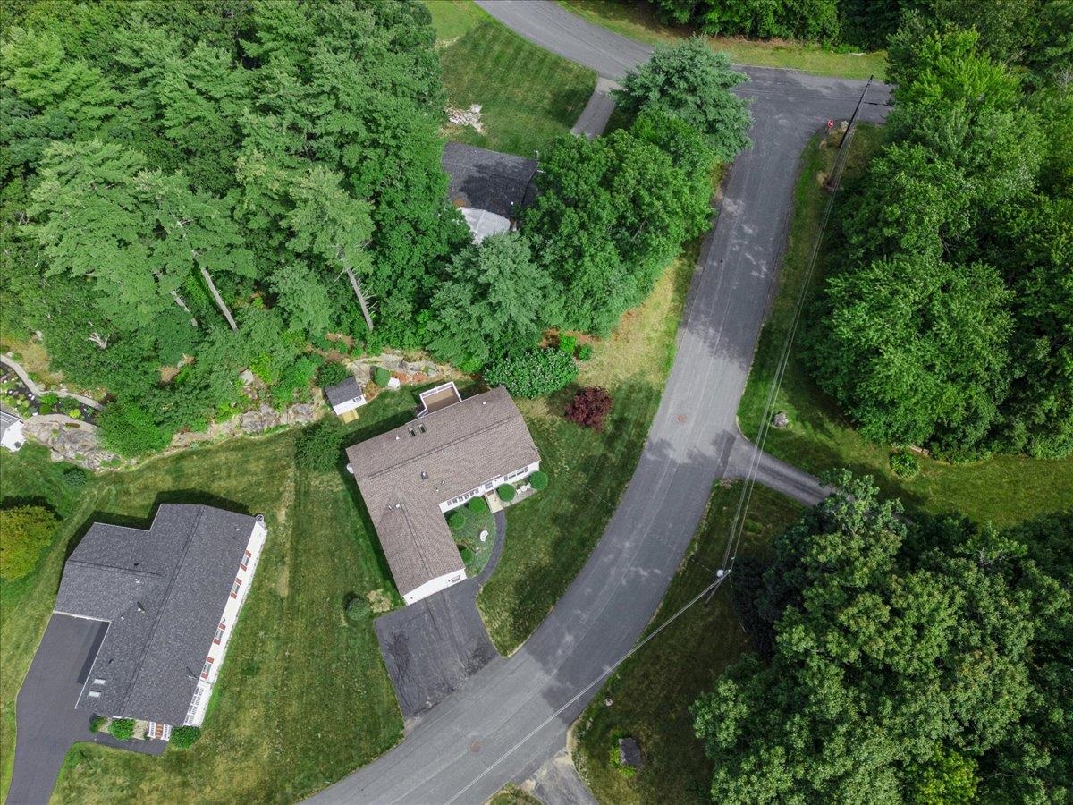 8 Stonegate Ln, Hampstead, NH 03841