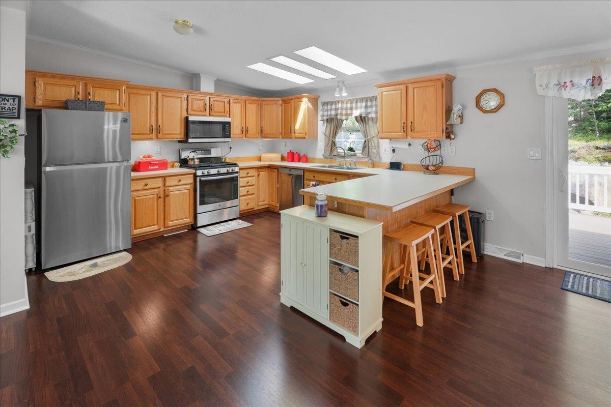 8 Stonegate Ln, Hampstead, NH 03841