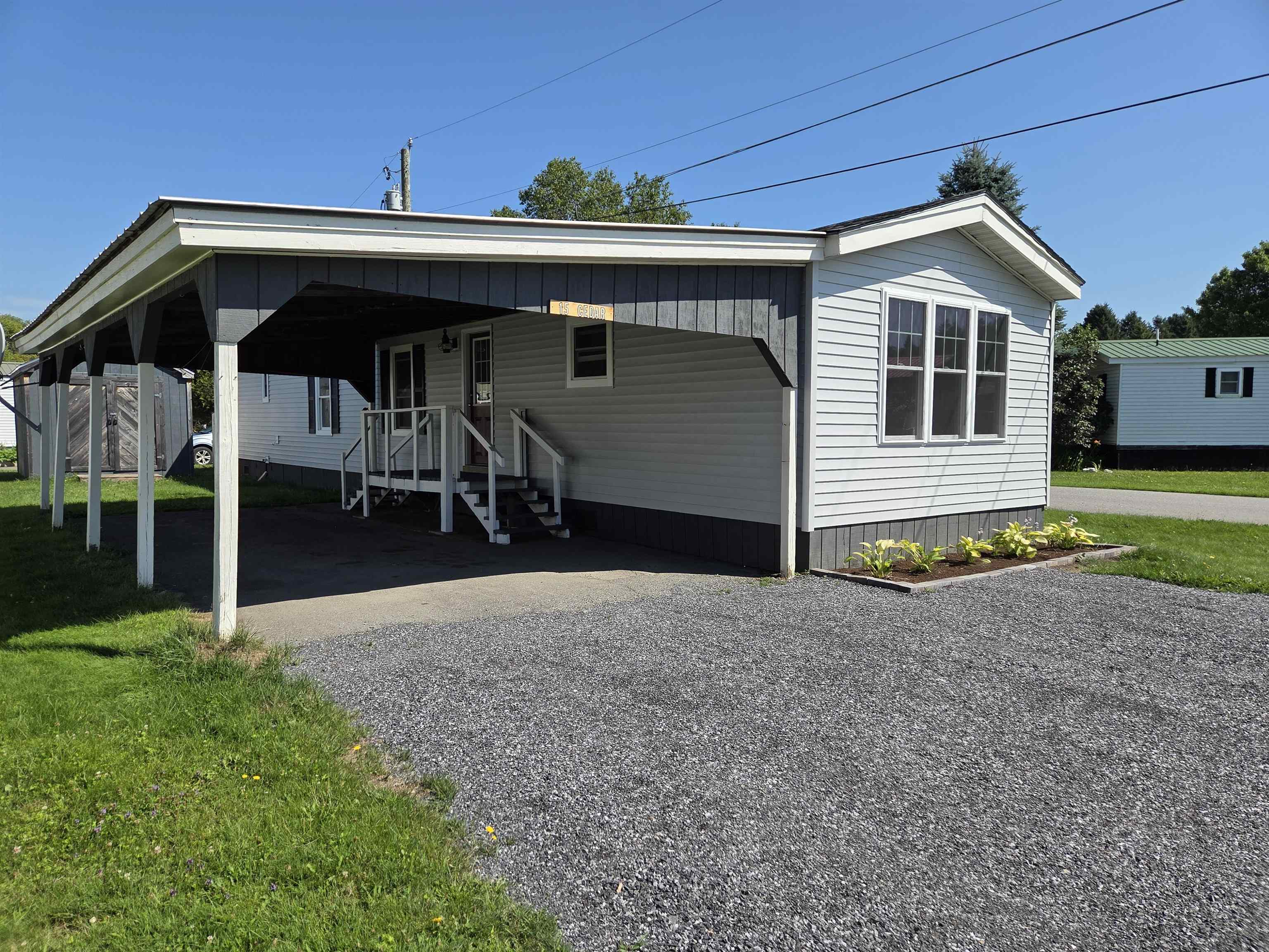 15 Cedar St, Colebrook, NH 03576