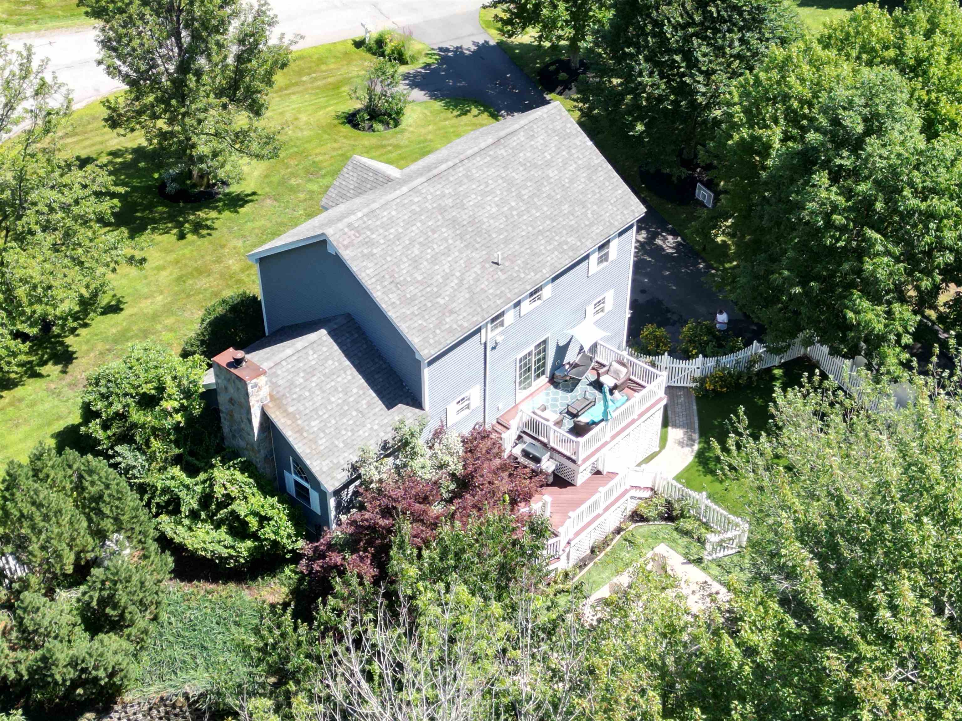 7 Harmony Dr, Londonderry, NH 03053