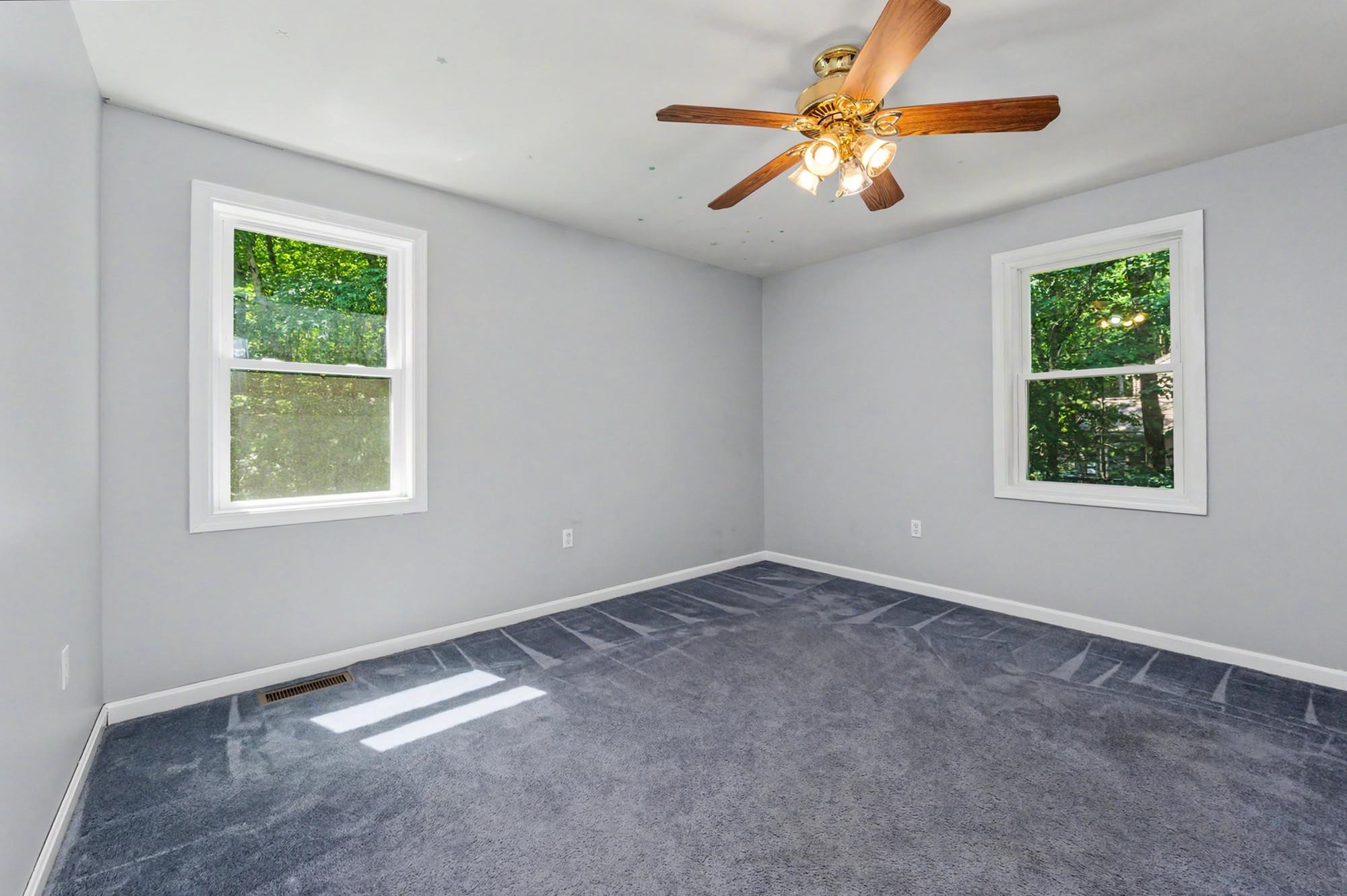 6 Mosher Dr, Brookline, NH 03033