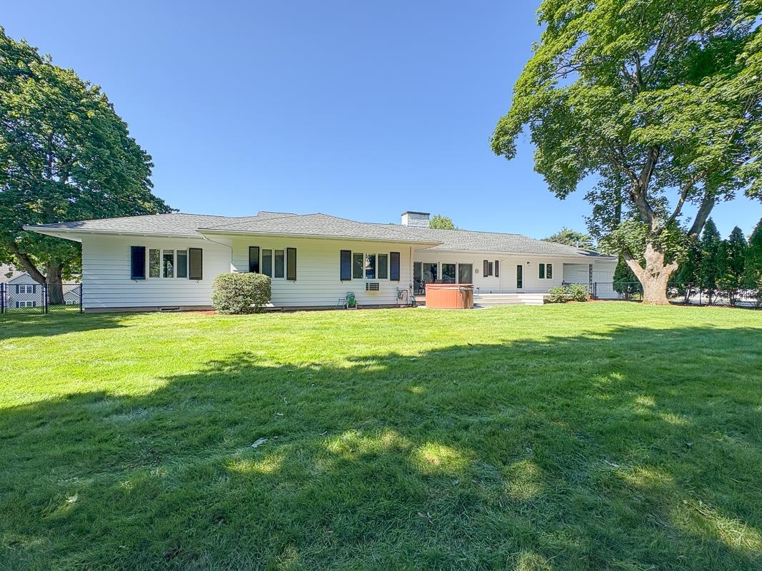14 Chelsea Ct, Nashua, NH 03062