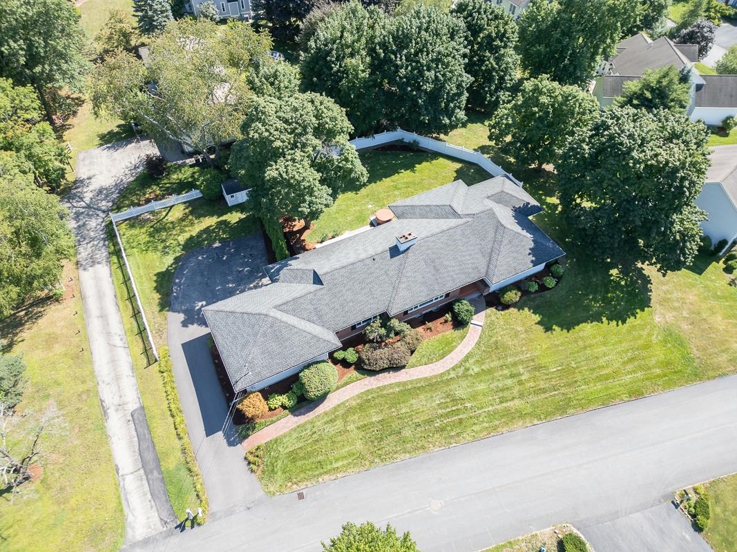 14 Chelsea Ct, Nashua, NH 03062