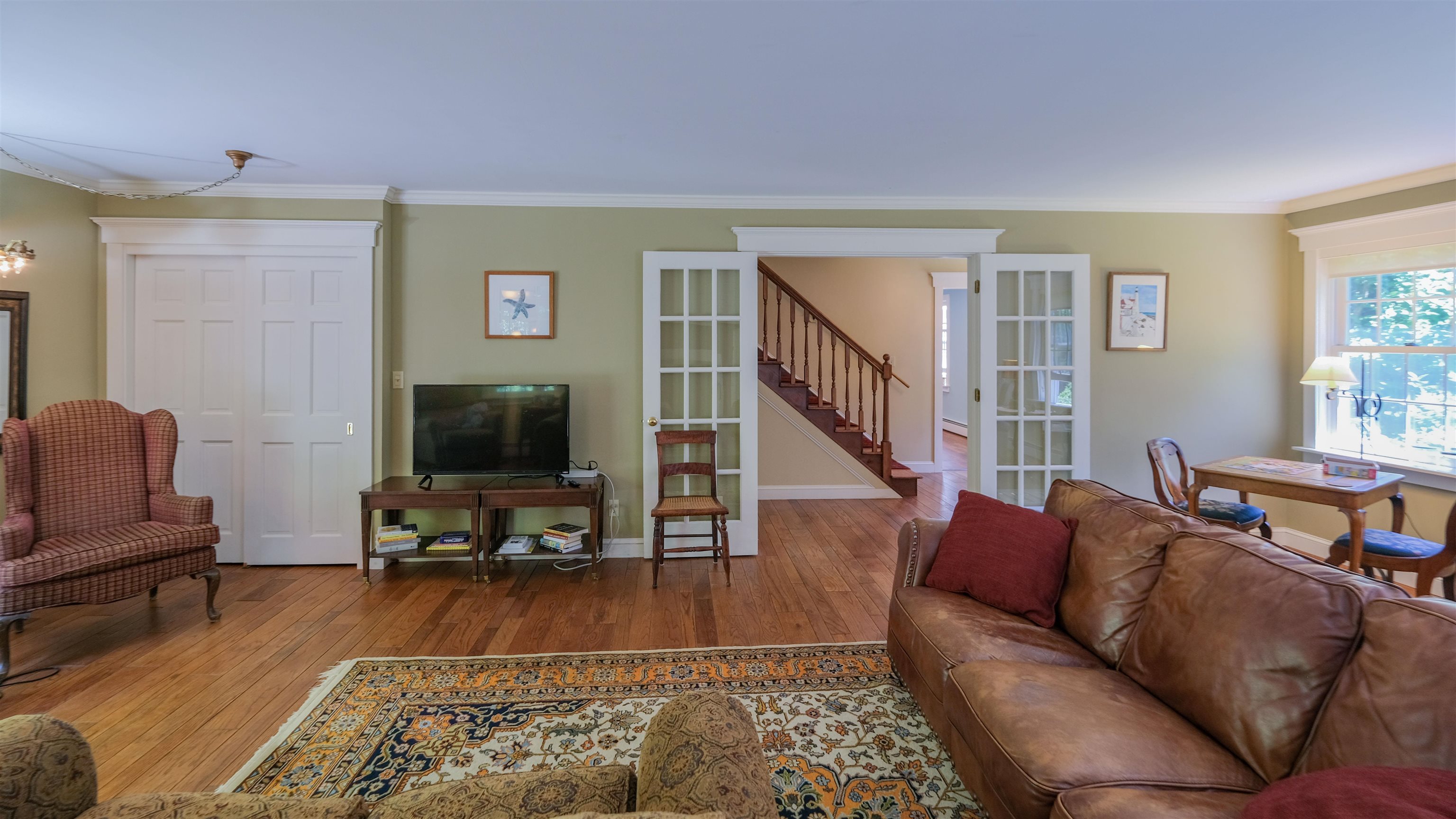 Living Room 25930377