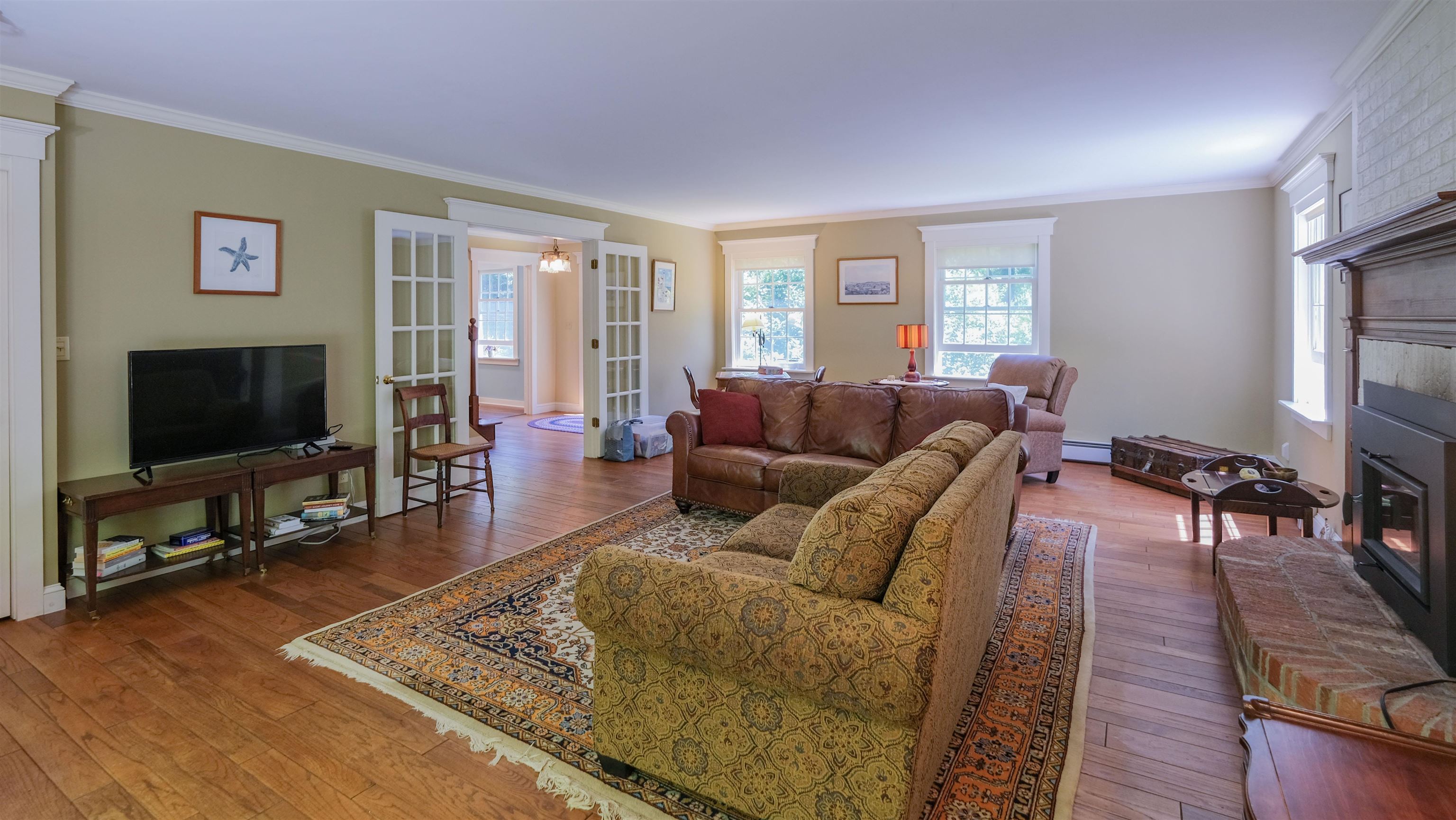 Living Room 25930383