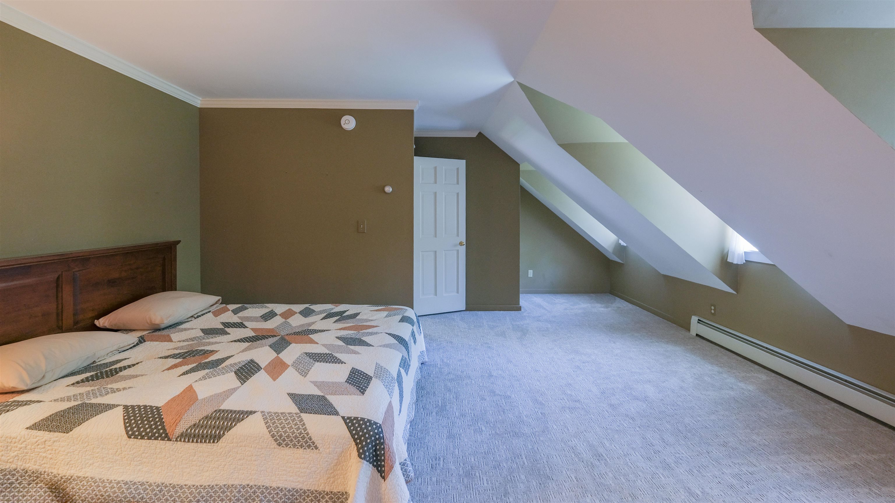 Primary Bedroom 25930407