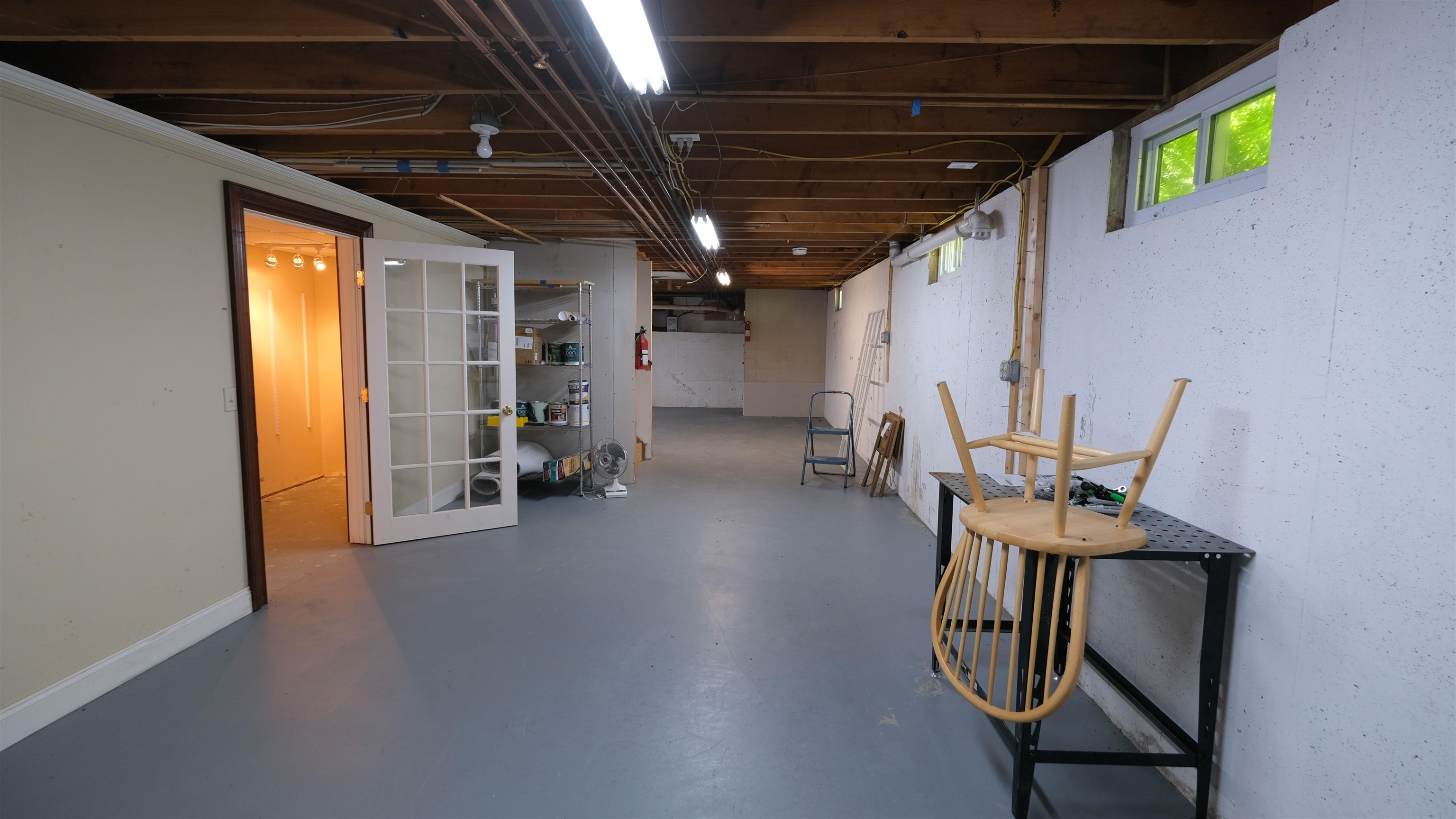Basement 25944384