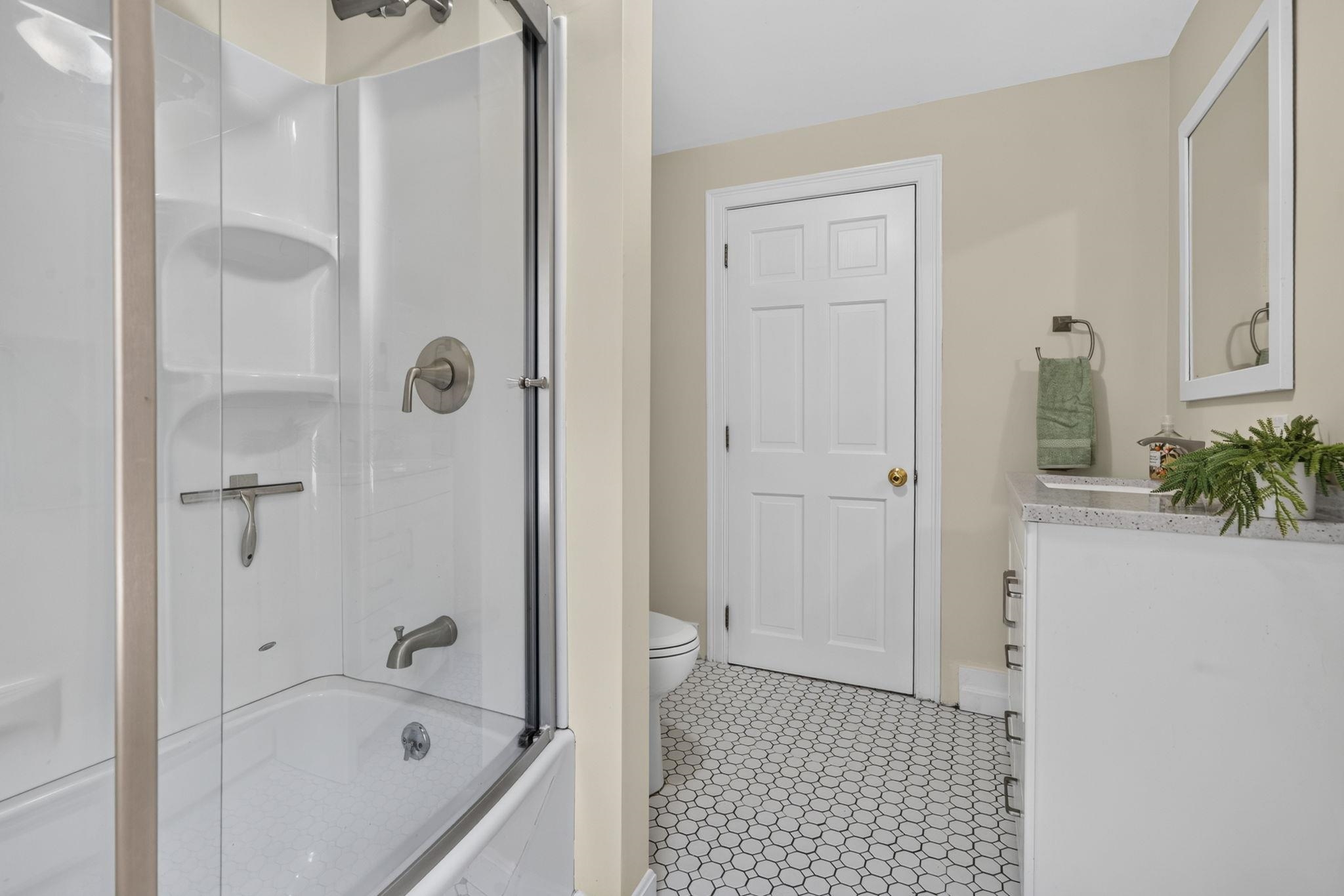 106 West Broadway, Derry, NH 03038