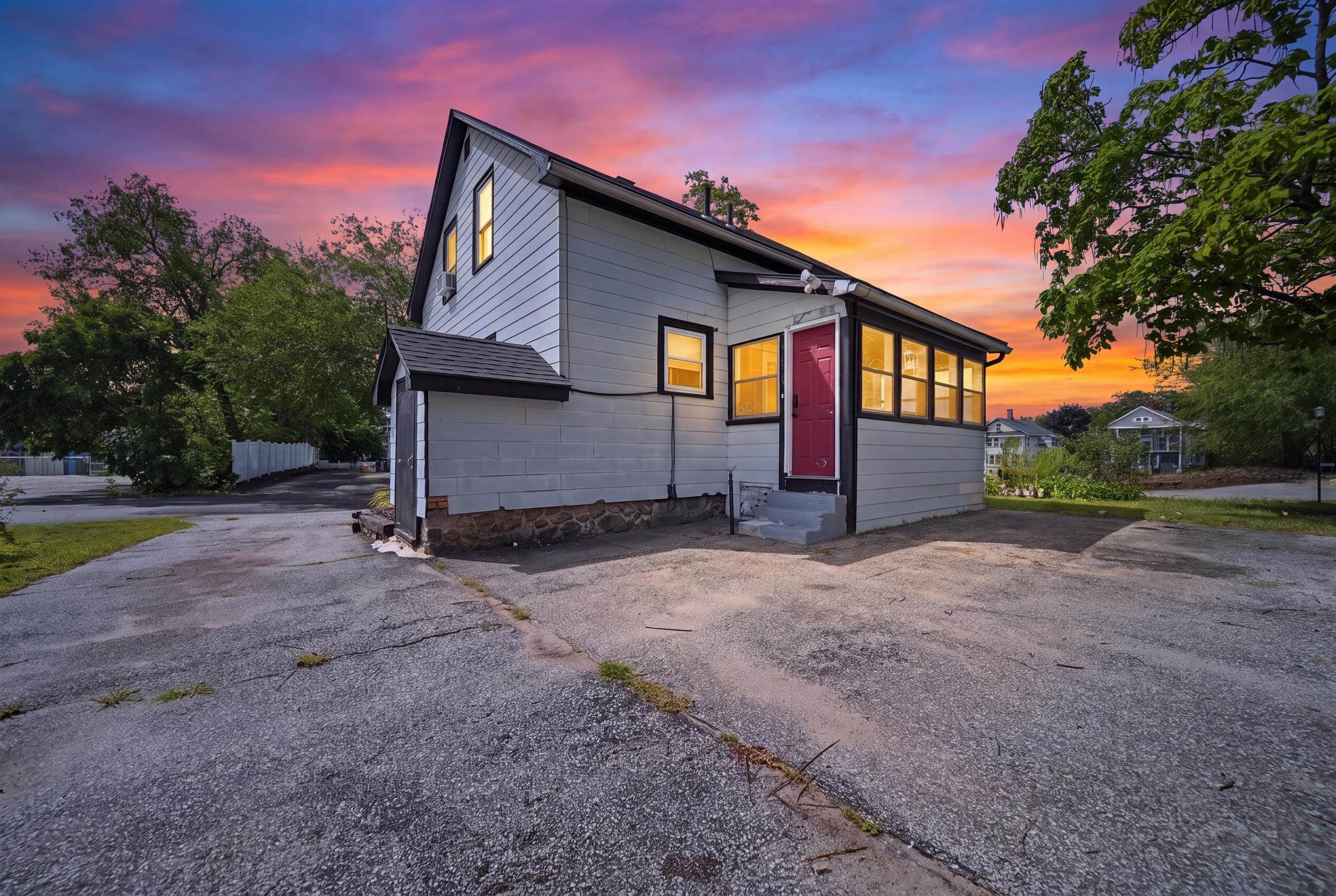 16 Cherry Ave, Manchester, NH 03103