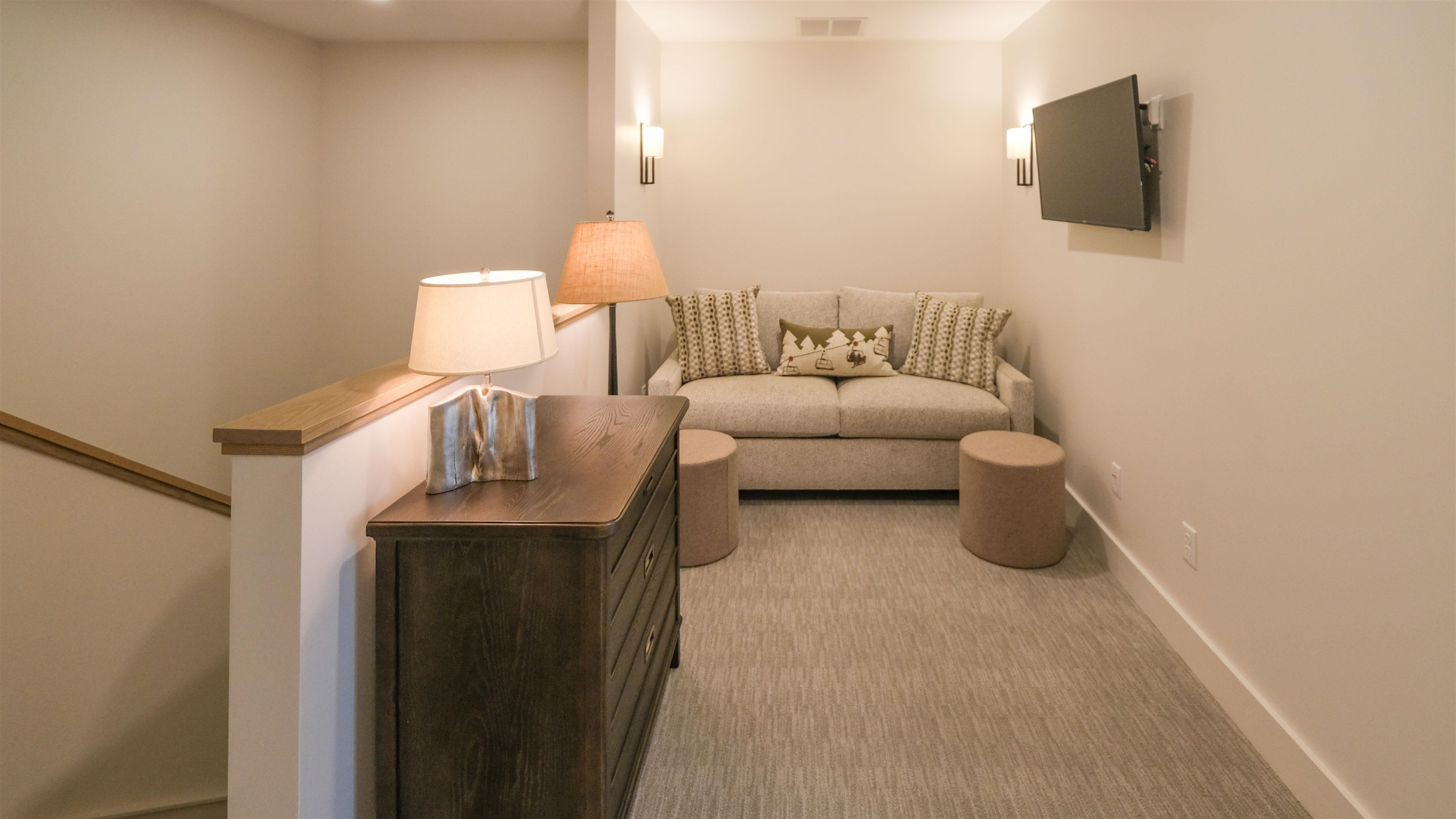 Loft/den area