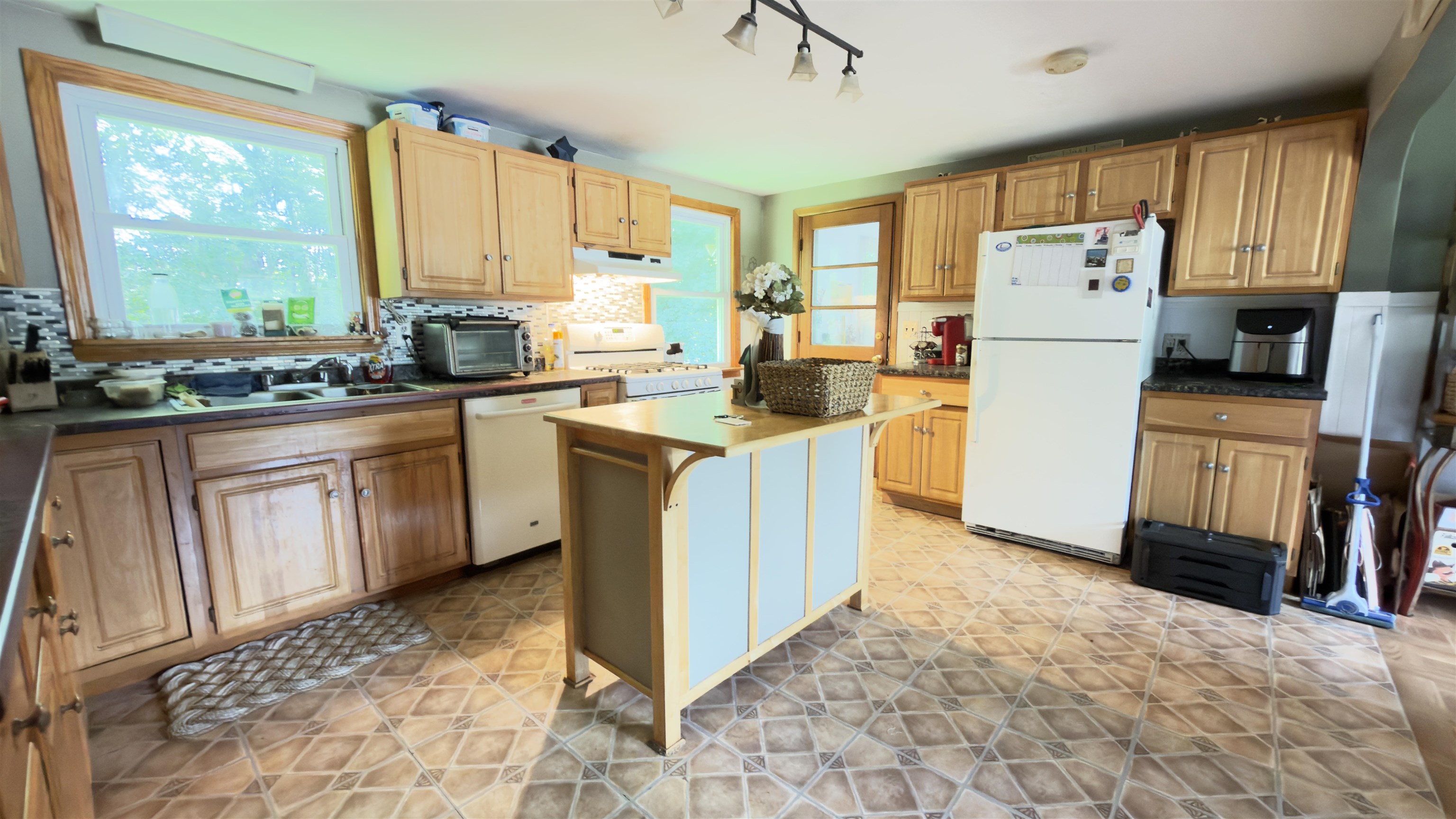 5th image of 16 Marie Ave, Nashua, NH 03063 | MLS# 5104021