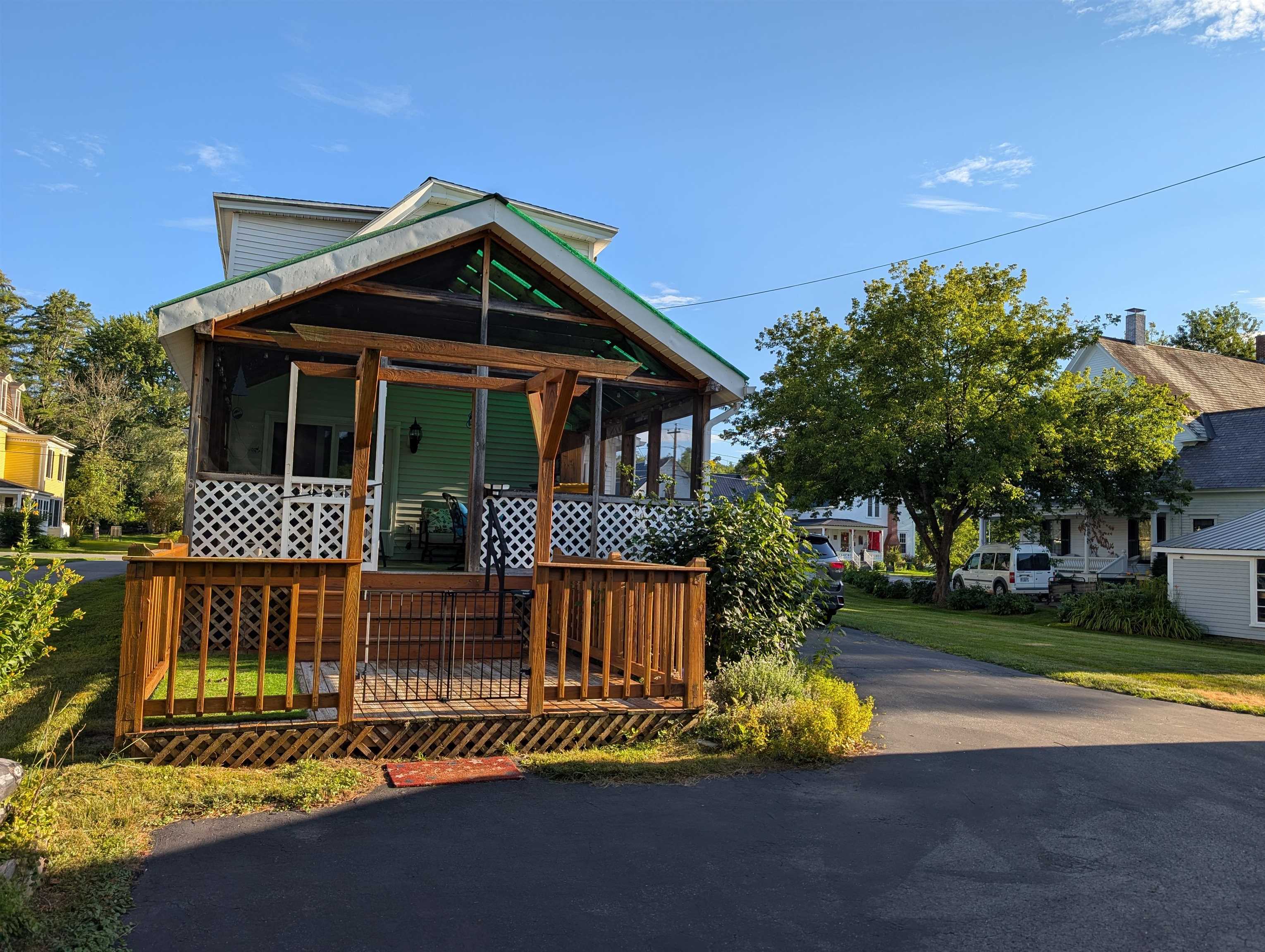 18 Pleasant St, Lancaster, NH 03584