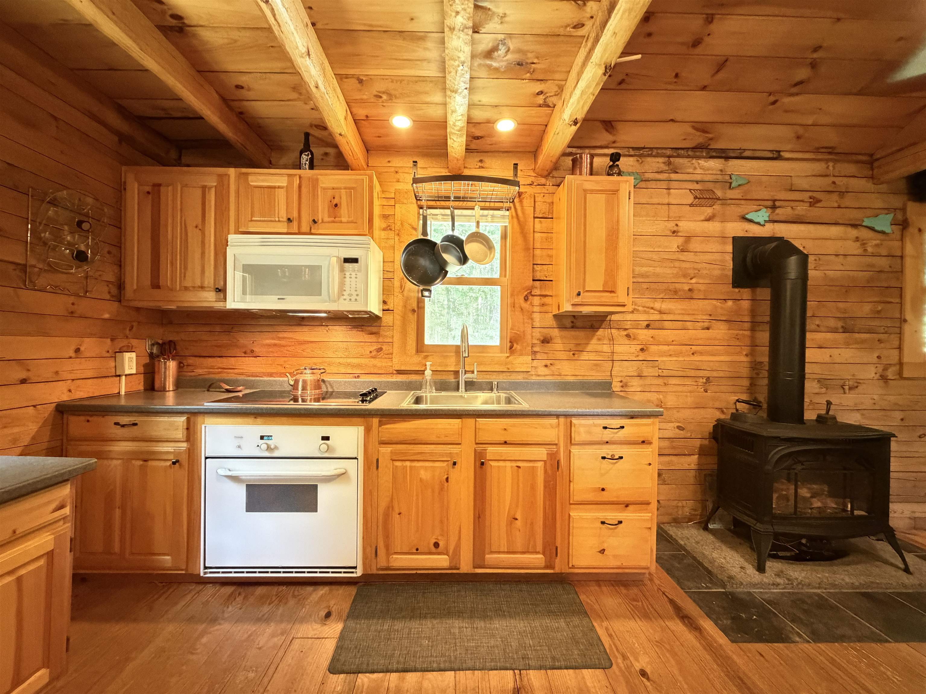 11 Beard Ln, Grafton, NH 03240