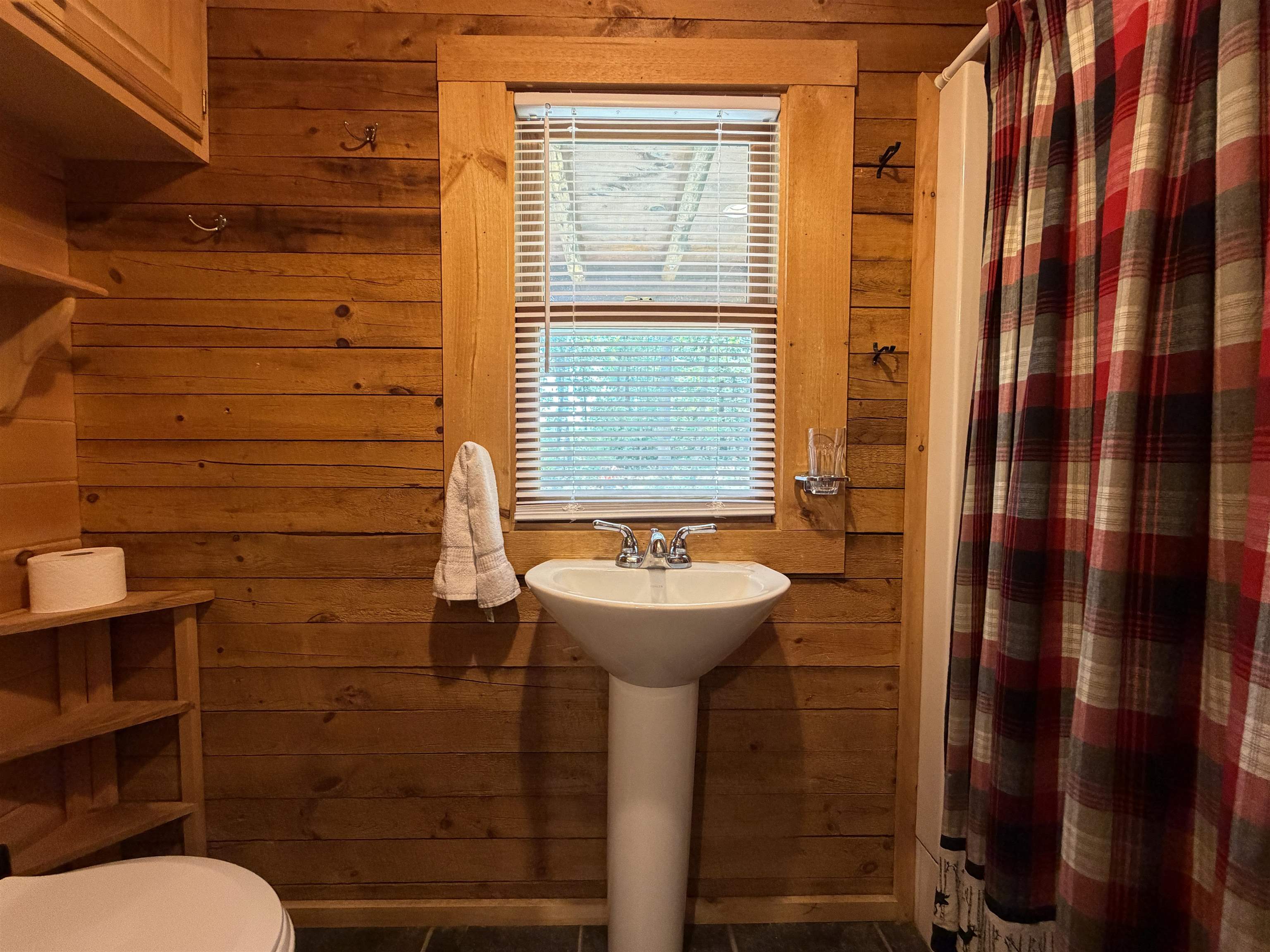 11 Beard Ln, Grafton, NH 03240