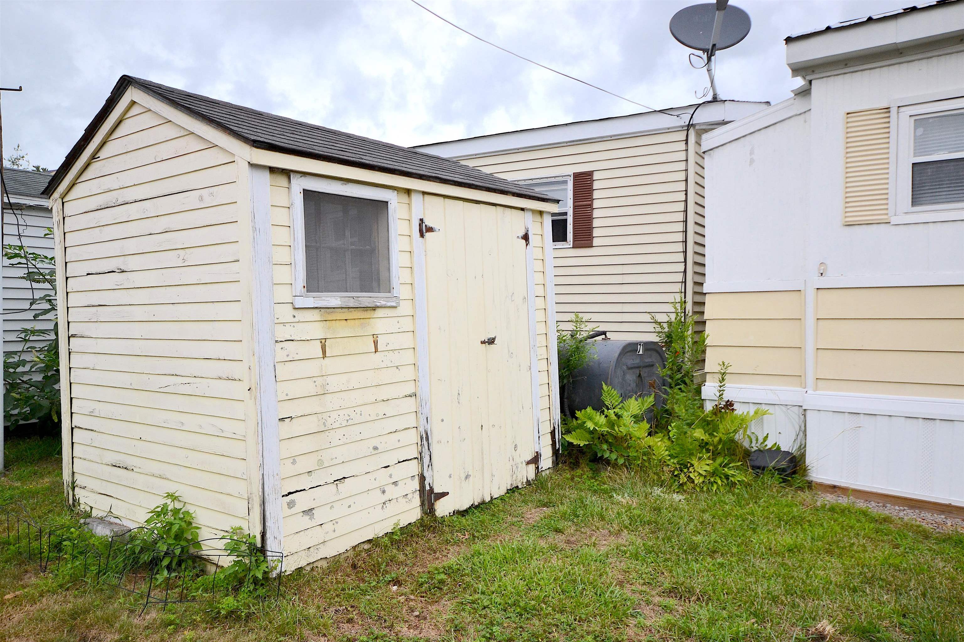 71 Marlette Ave, Hooksett, NH 03106