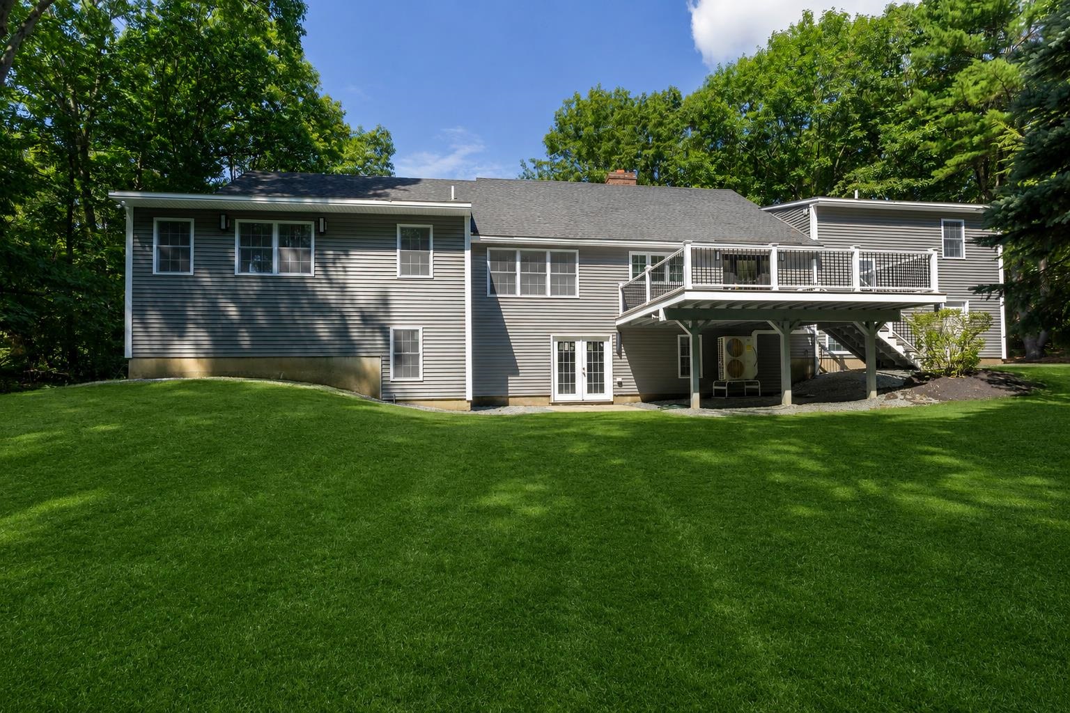 231 Post Rd, North Hampton, NH 03862